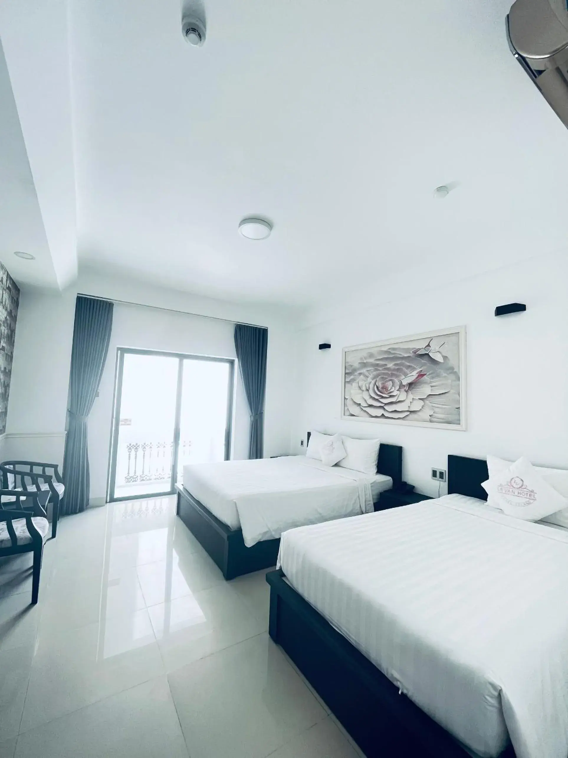 Deluxe Double or Twin Room with City View in Levan Hotel Deluxe Double or Twin Room with City View in Levan Hotel