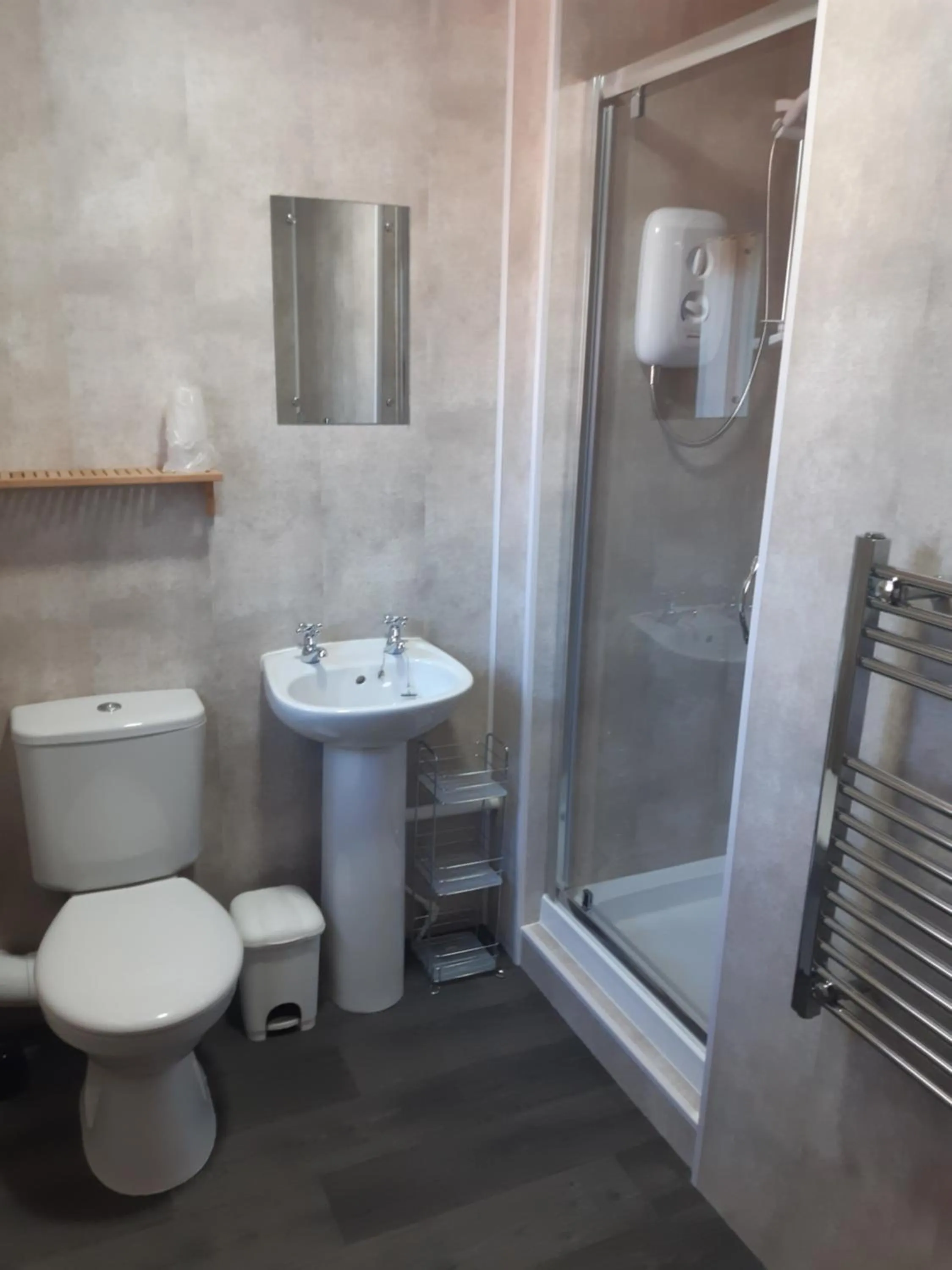 Bathroom in Wellington Hotel