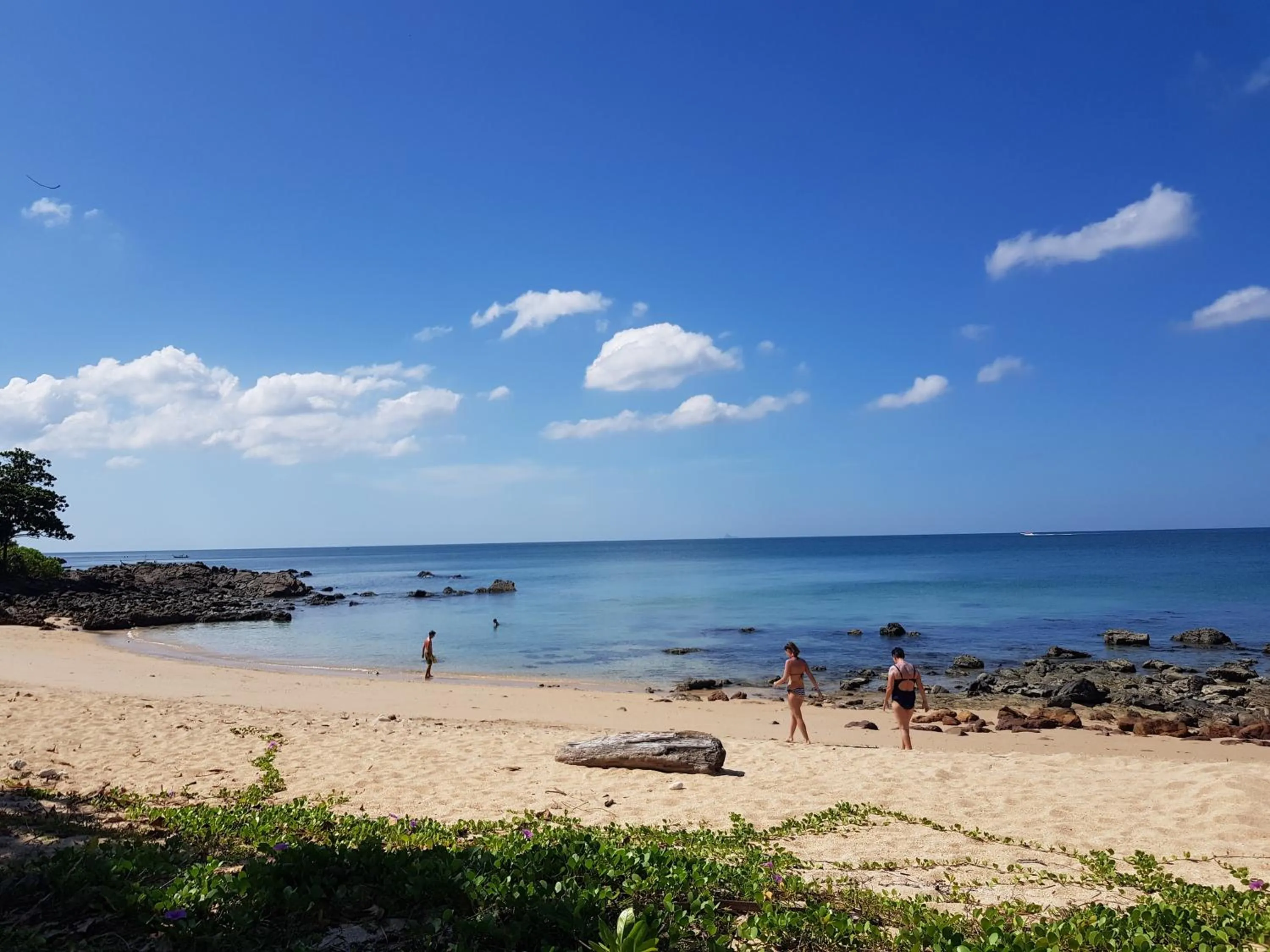 Beach in Tropicana Lanta Resort