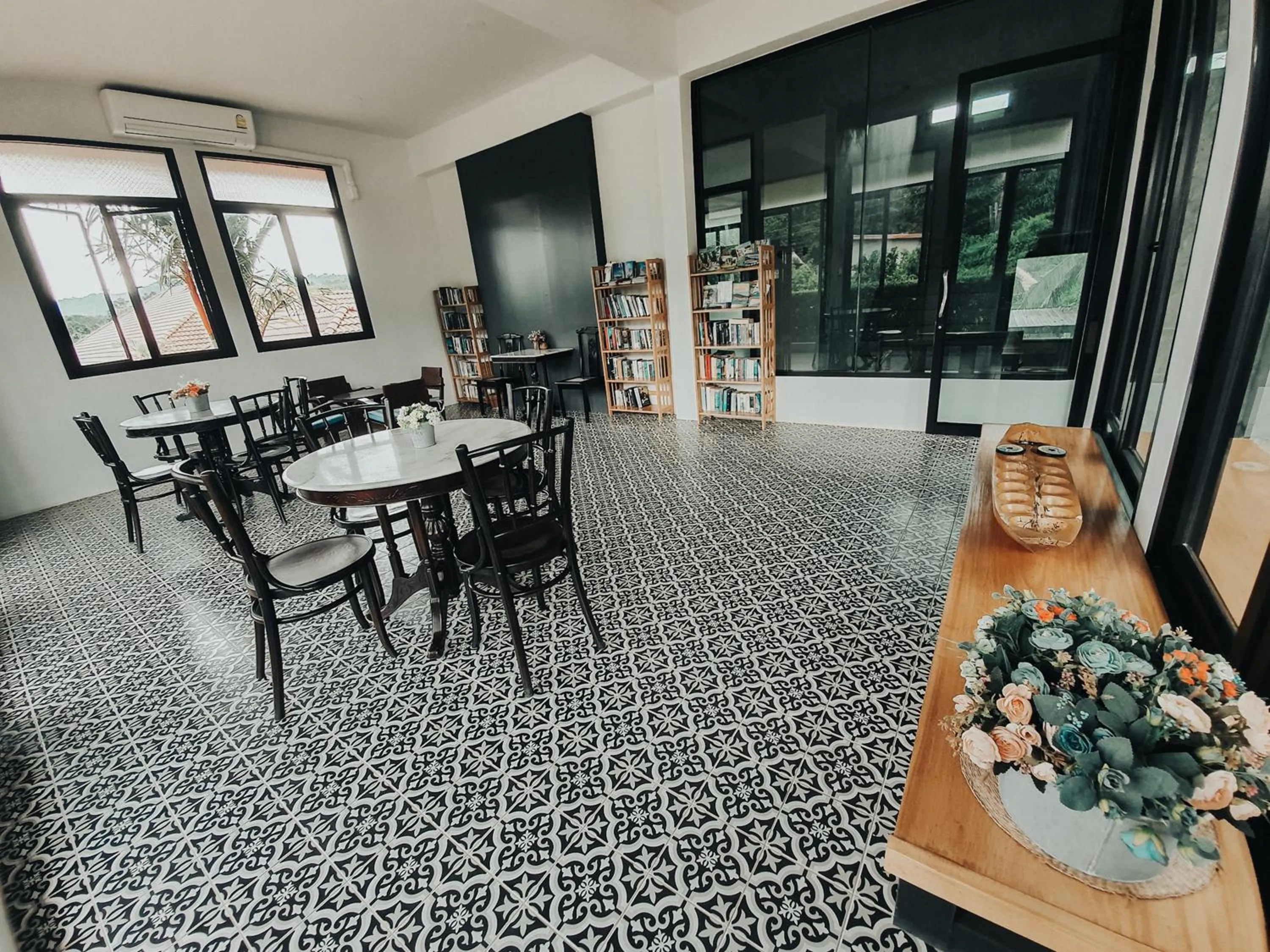 Area and facilities in Tropicana Lanta Resort