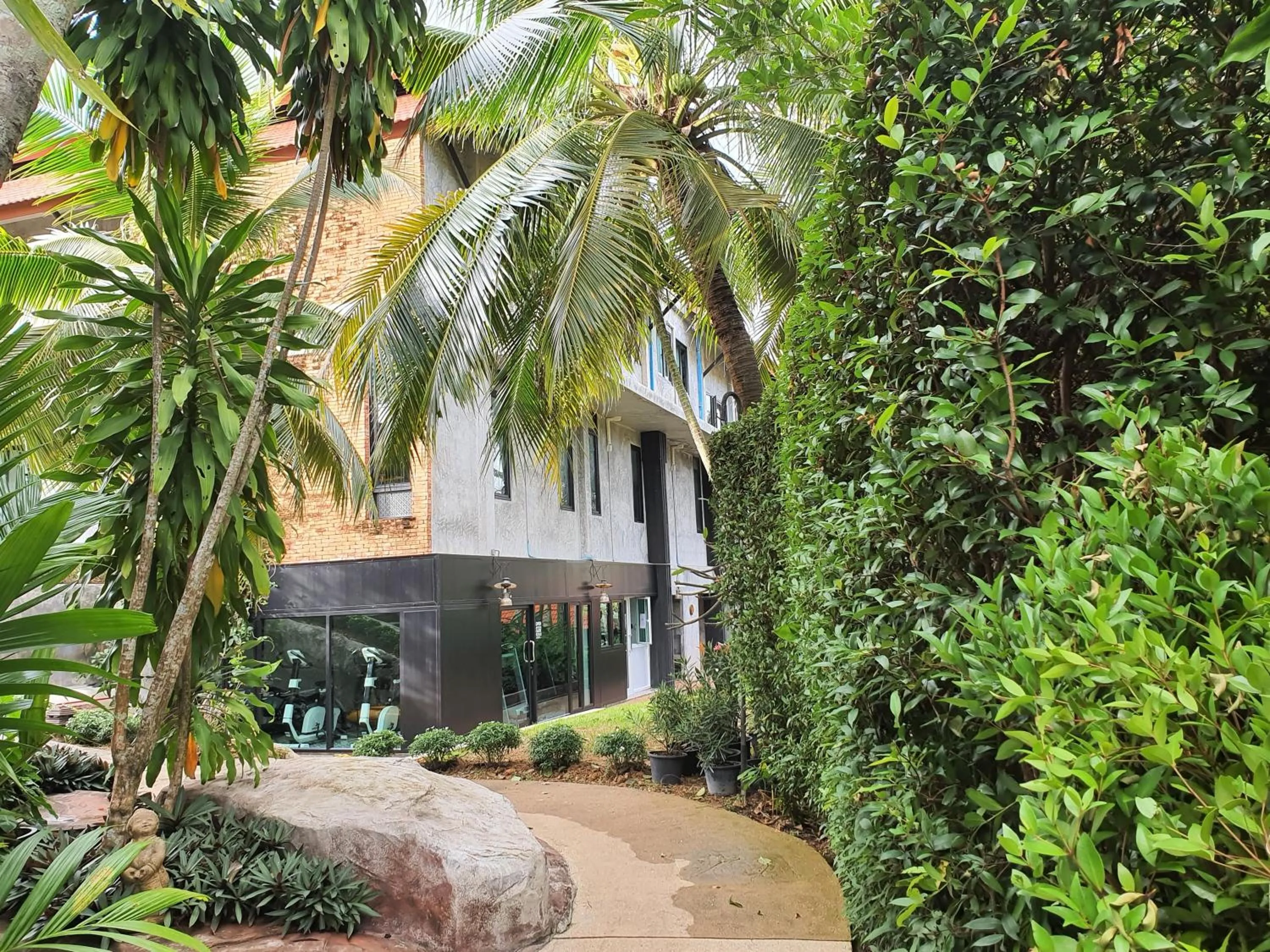 Facade/entrance in Tropicana Lanta Resort