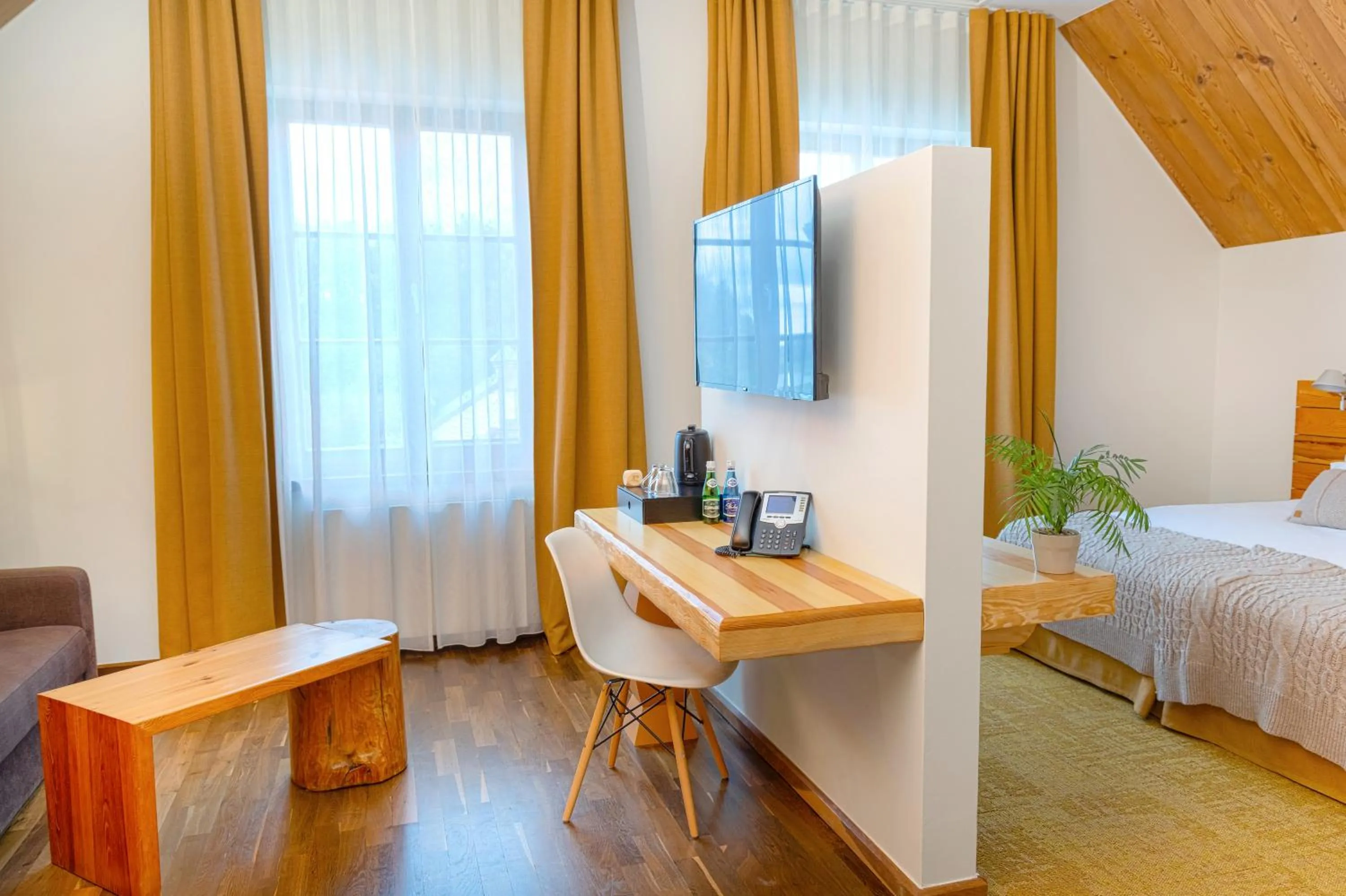 Photo of the whole room, Bed in Hotel Głęboczek Vine Resort& Spa