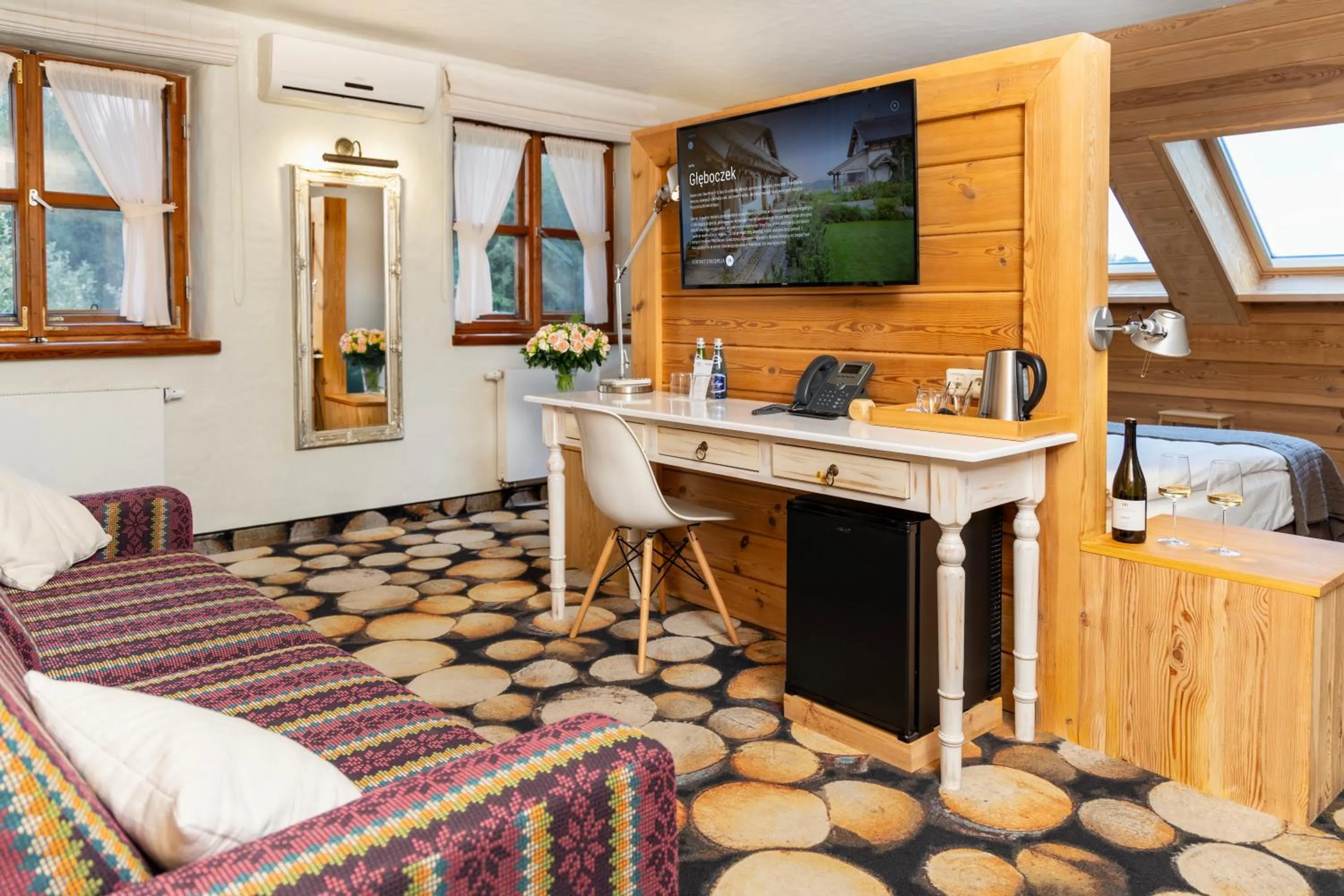 Photo of the whole room, Bed in Hotel Głęboczek Vine Resort& Spa