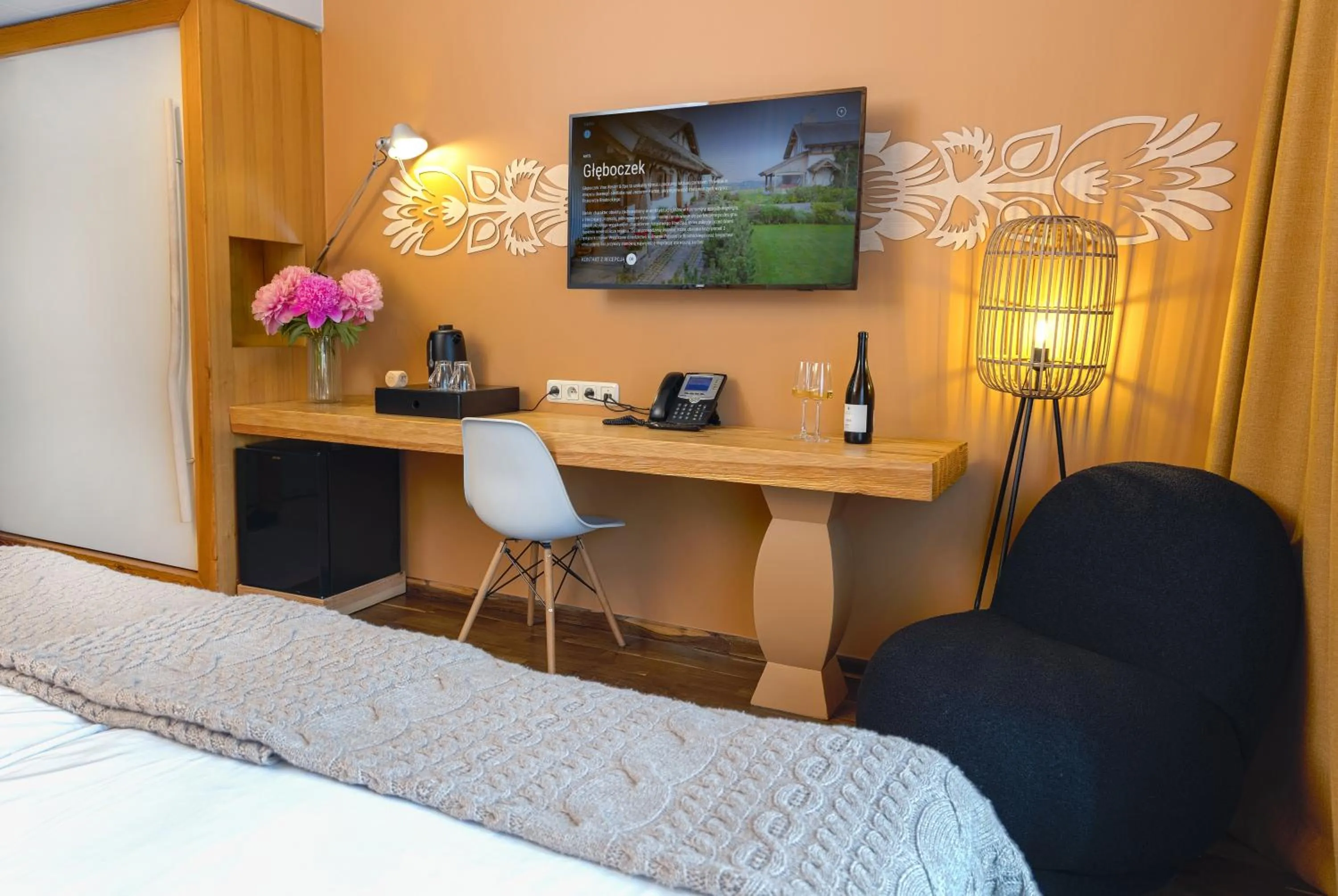 Photo of the whole room, Bed in Hotel Głęboczek Vine Resort& Spa