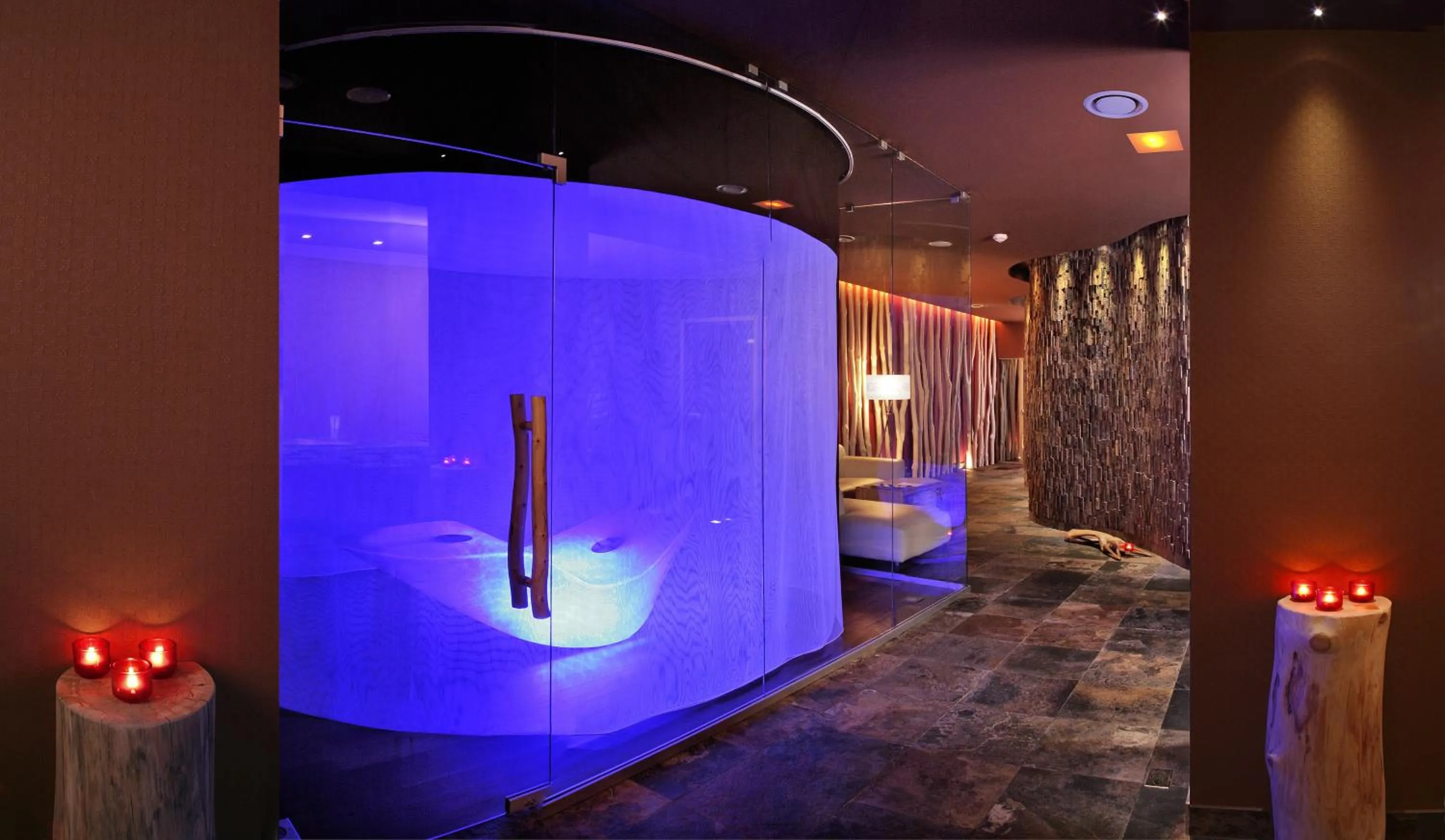 Hot Tub in Hotel Głęboczek Vine Resort& Spa