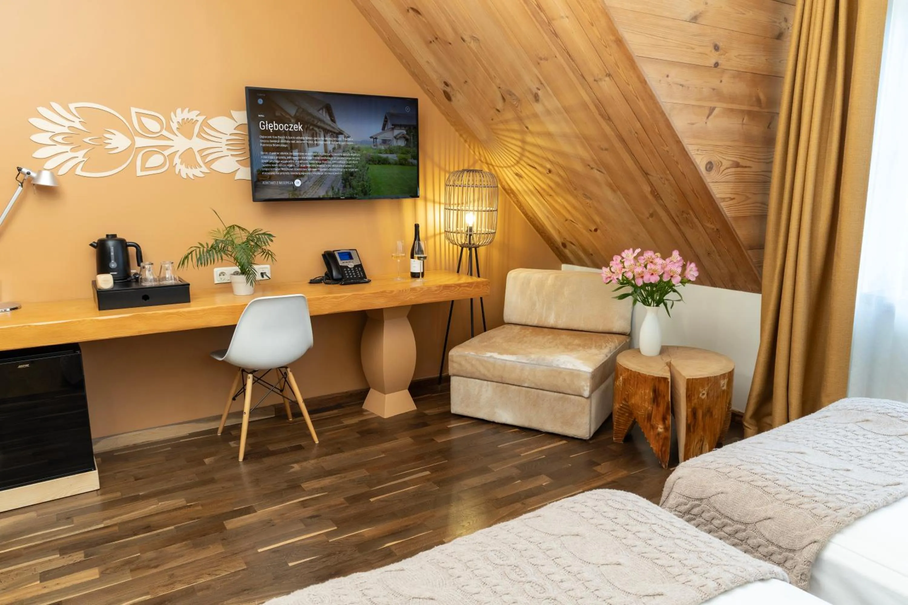 Photo of the whole room, Bed in Hotel Głęboczek Vine Resort& Spa