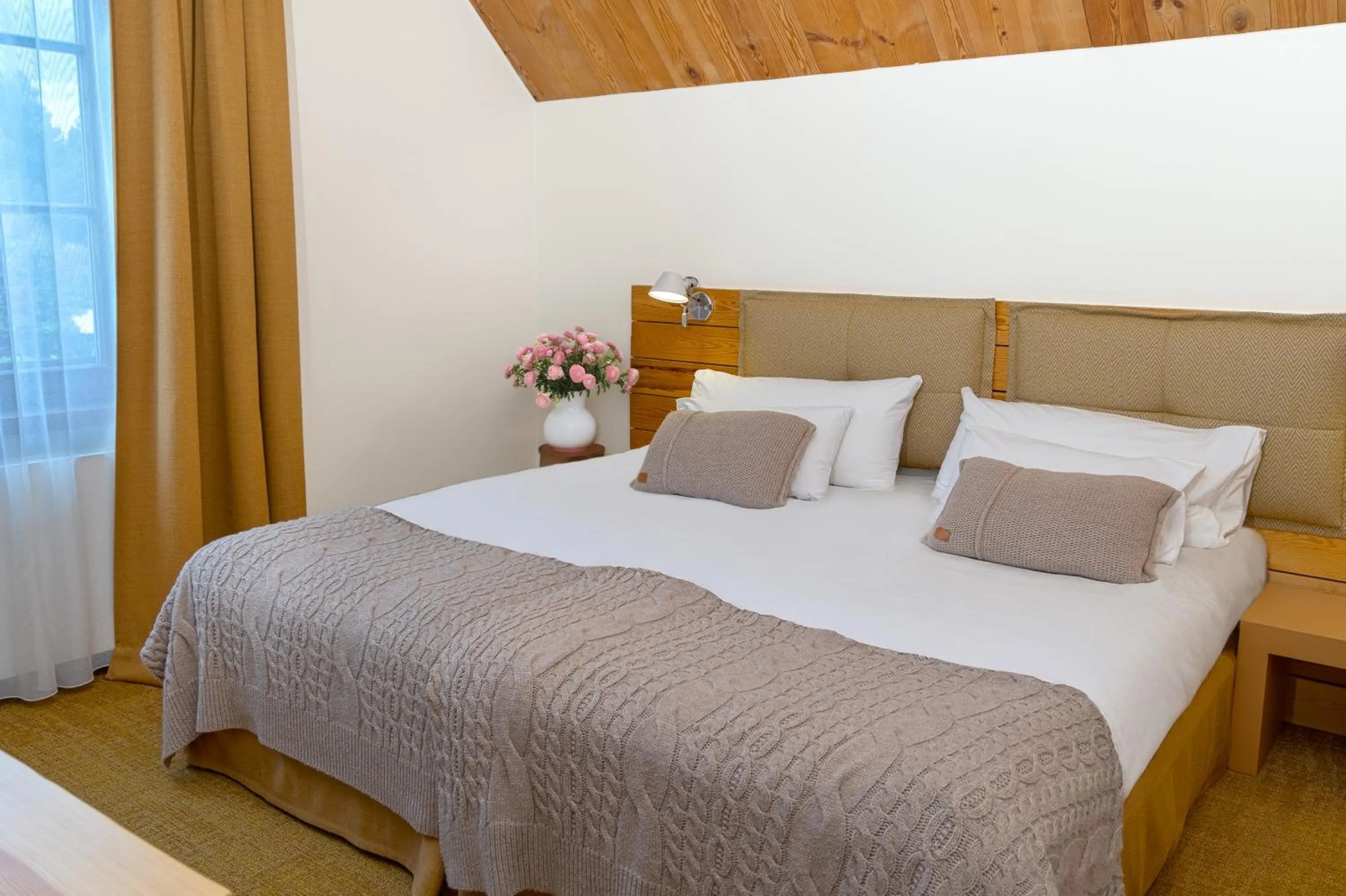 Bed in Hotel Głęboczek Vine Resort& Spa