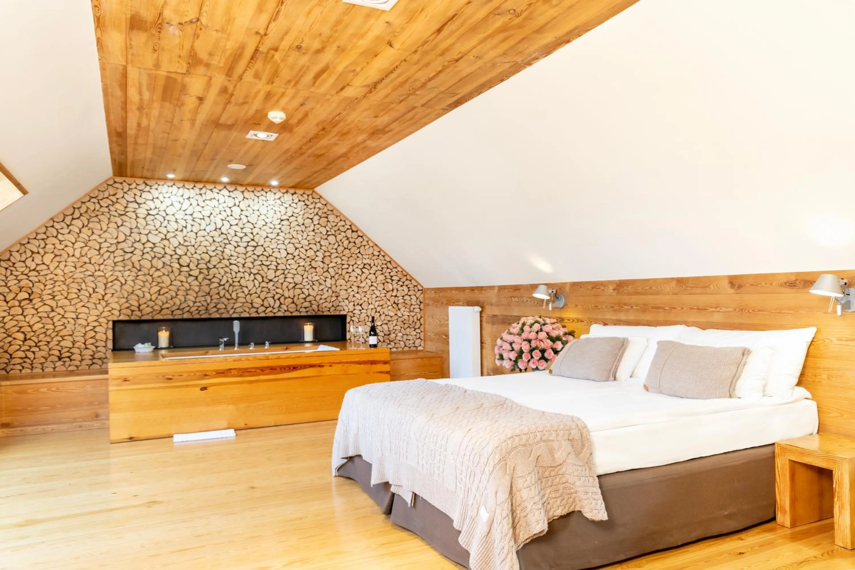 Photo of the whole room, Bed in Hotel Głęboczek Vine Resort& Spa