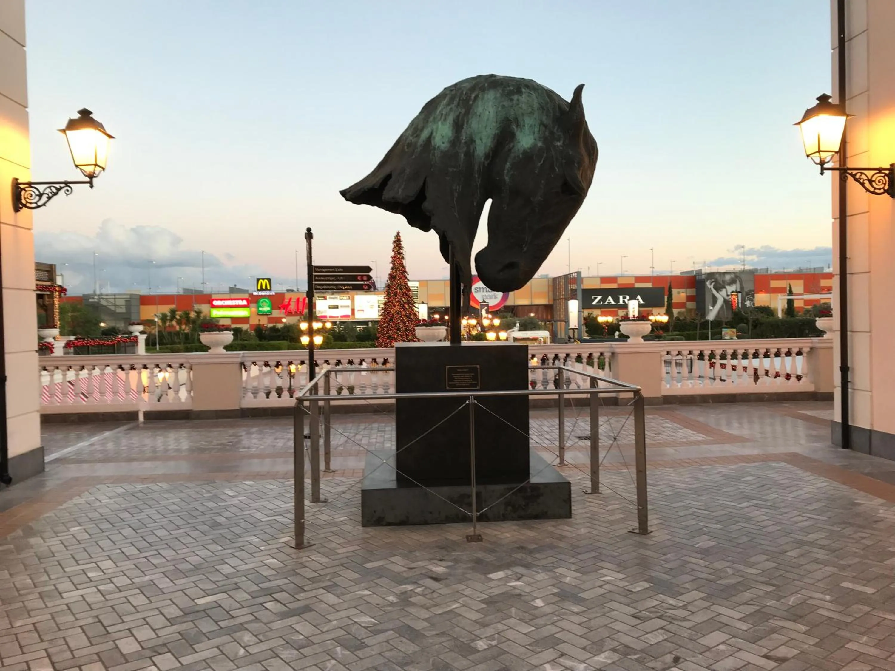 Restaurant/places to eat in Dina's House