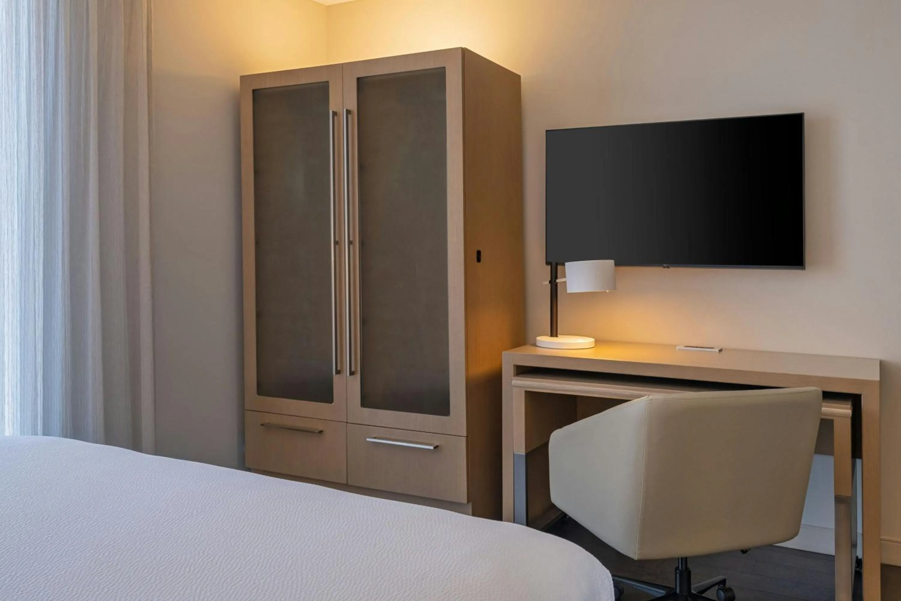 Bedroom, Bed in Residence Inn Miami Sunny Isles Beach