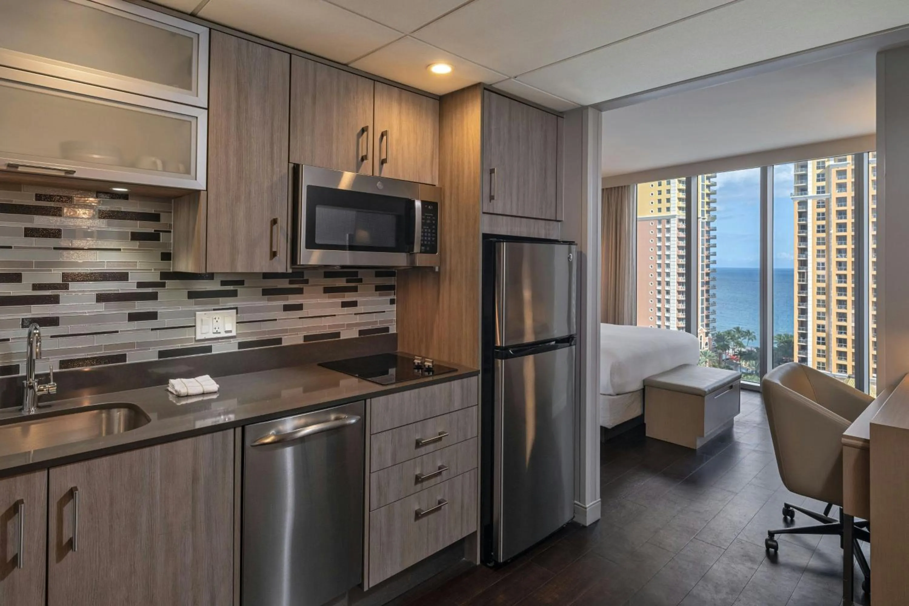 Kitchen or kitchenette in Residence Inn Miami Sunny Isles Beach