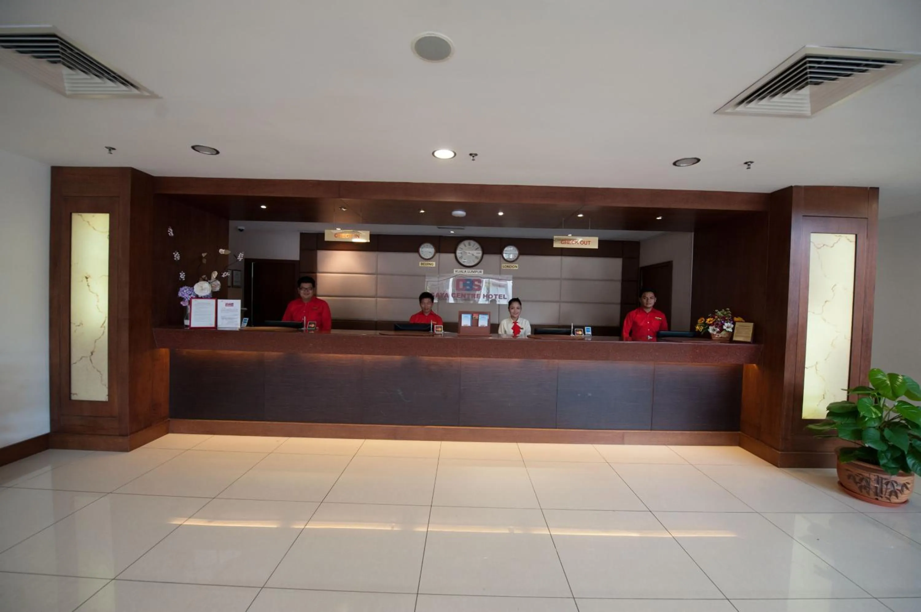 Lobby or reception in Gaya Centre Hotel