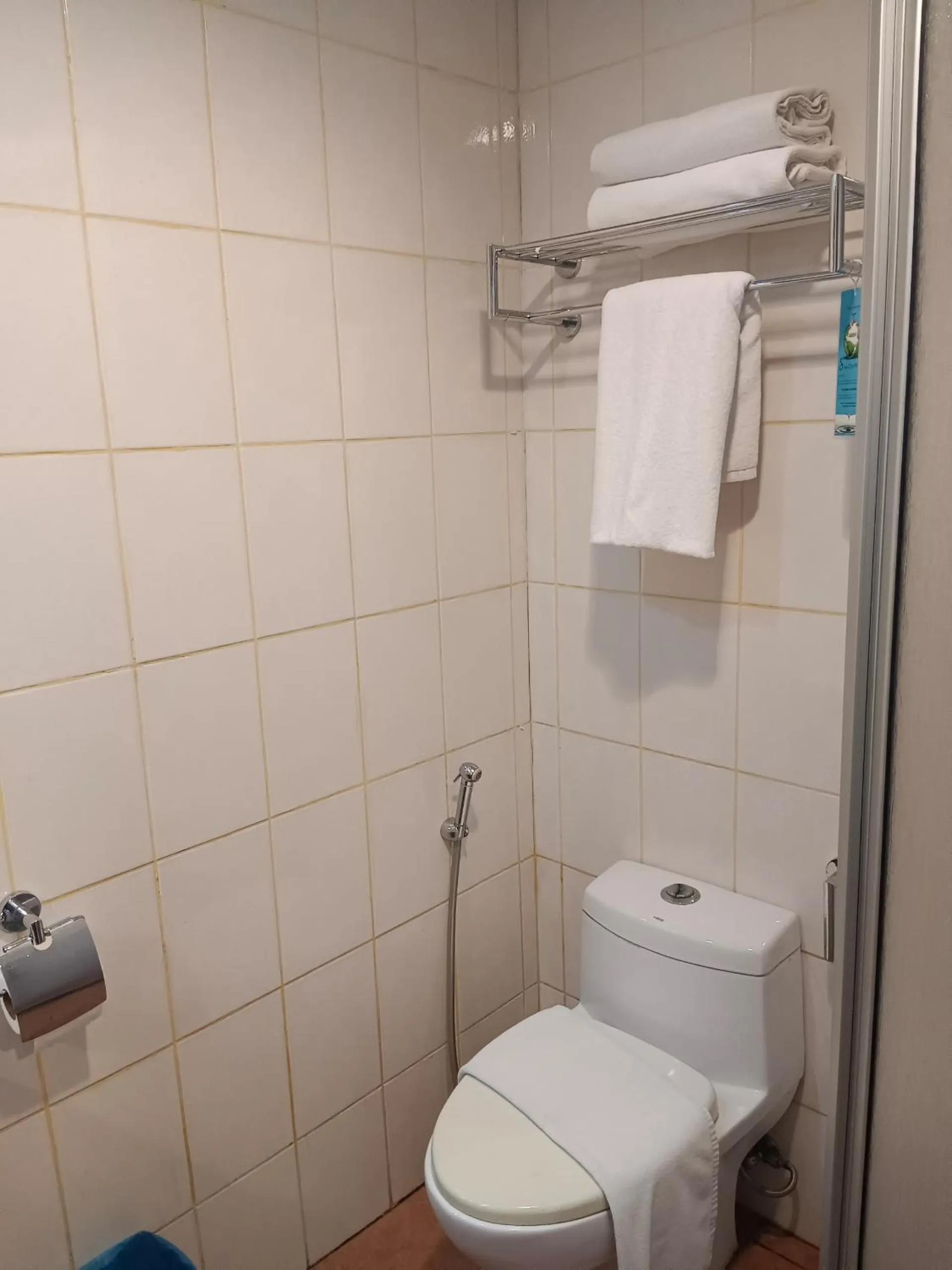 Toilet in Gaya Centre Hotel