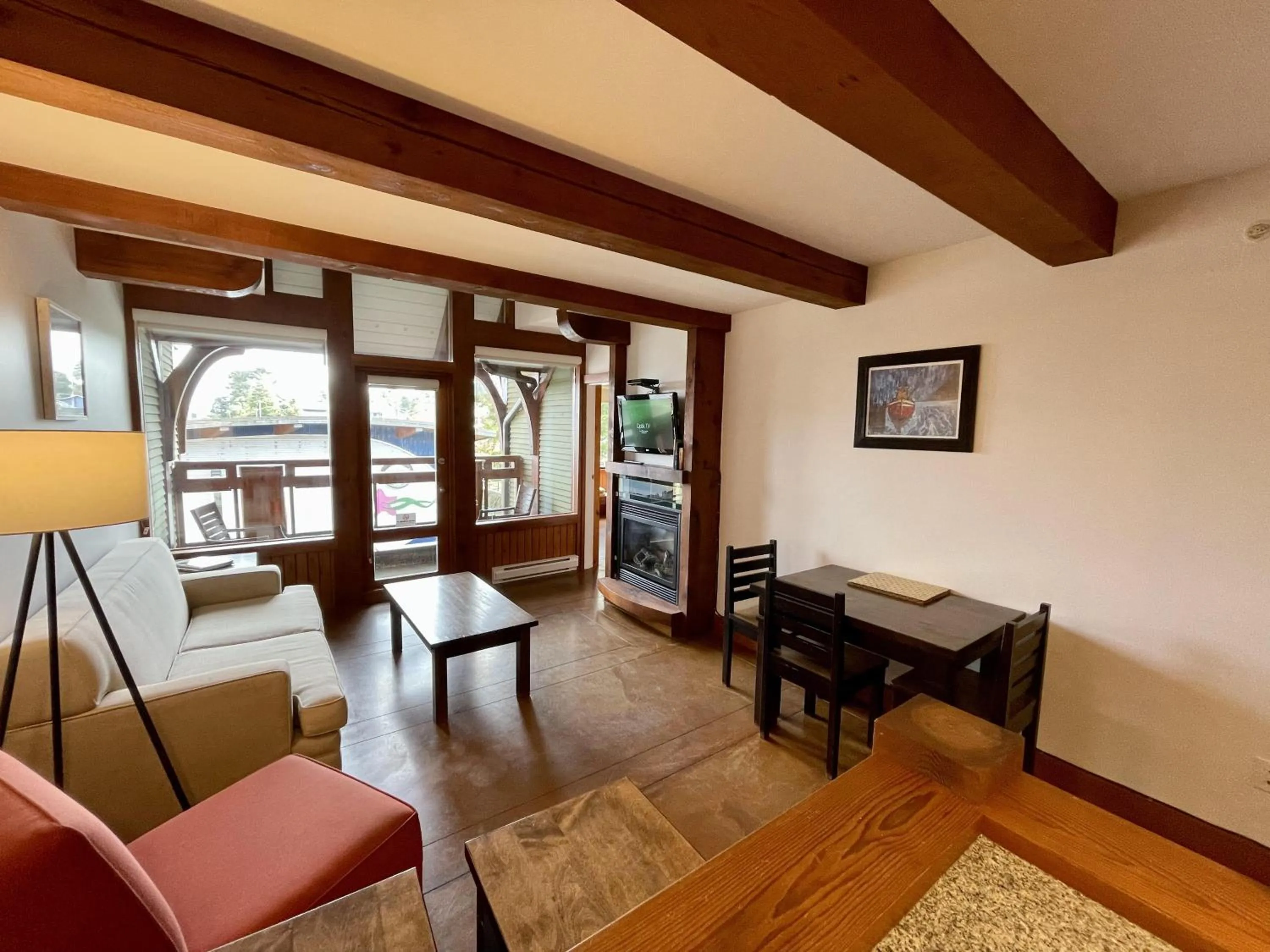 Property building in Great Condo In Excellent Location - Waterfront Building - Seaside