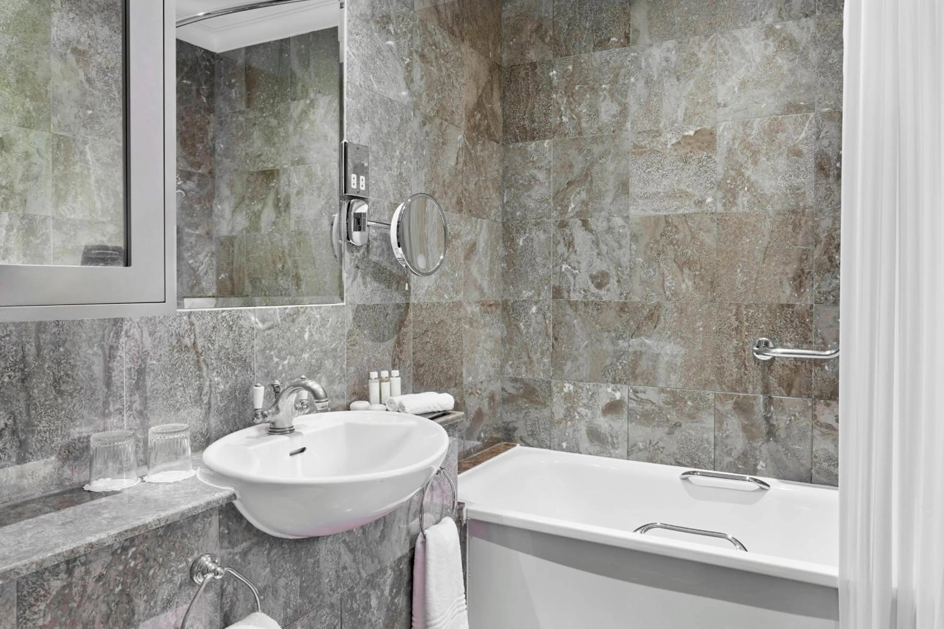 Bathroom in Grand Residences by Marriott - Mayfair-London