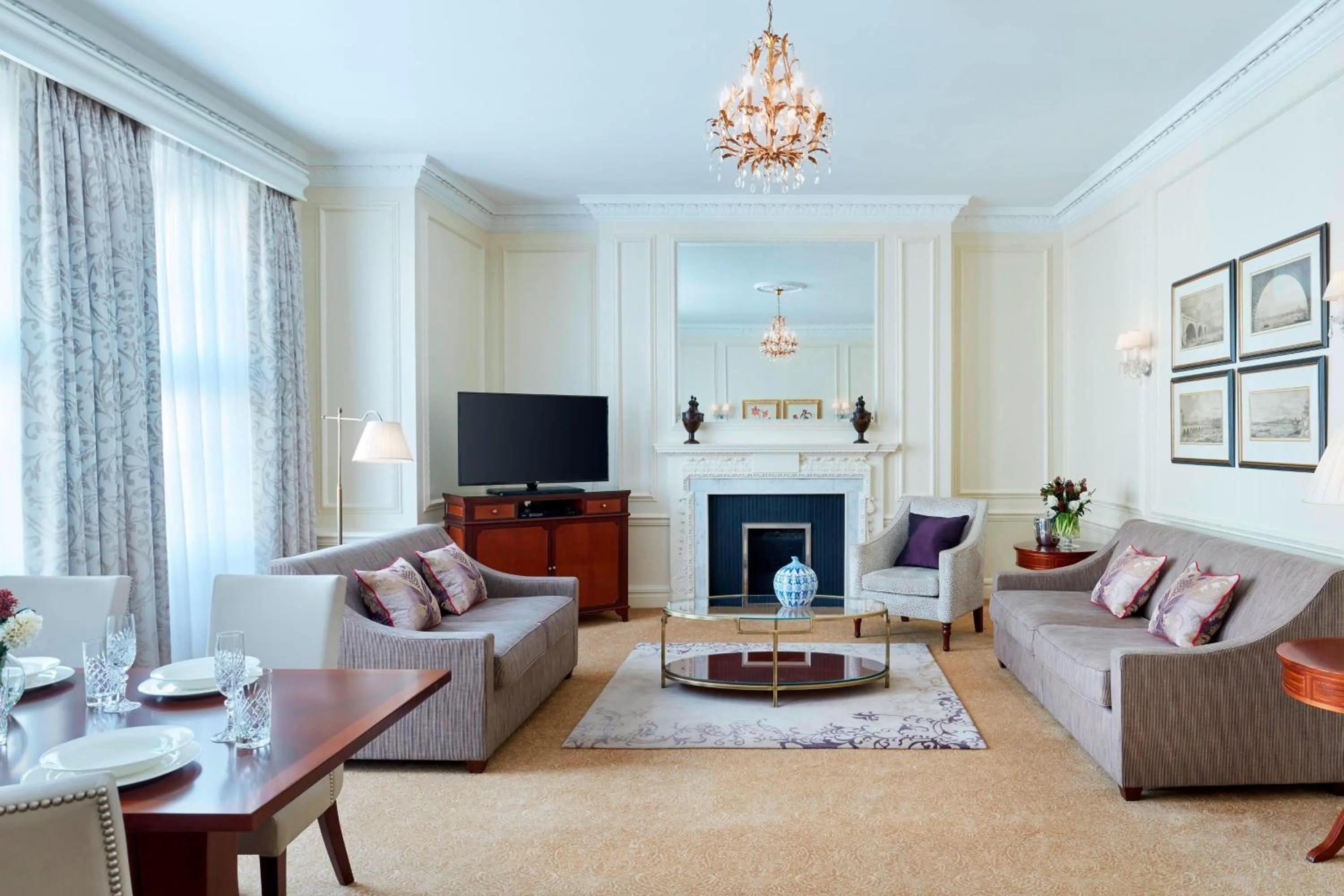 Living room in Grand Residences by Marriott - Mayfair-London