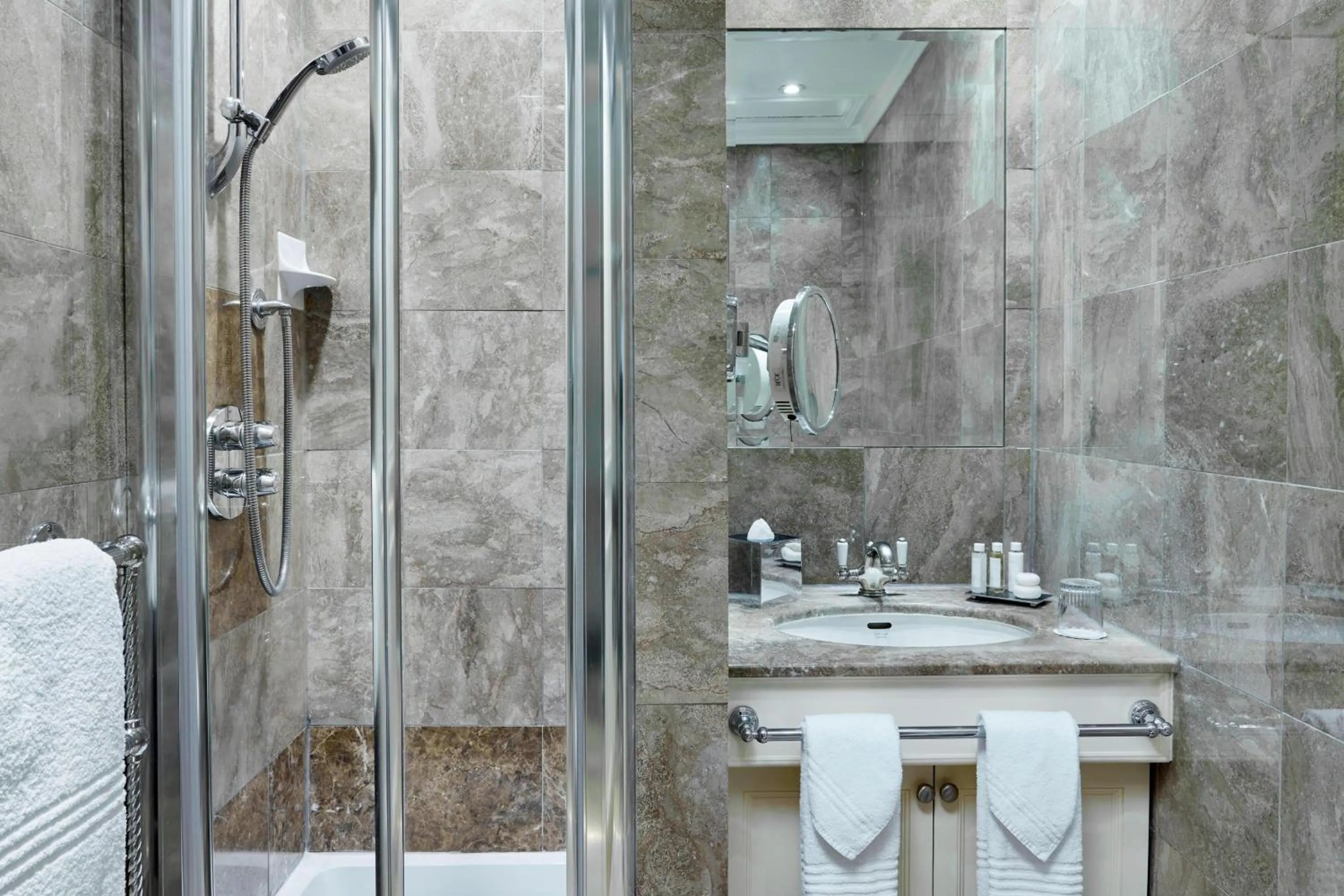 Bathroom in Grand Residences by Marriott - Mayfair-London