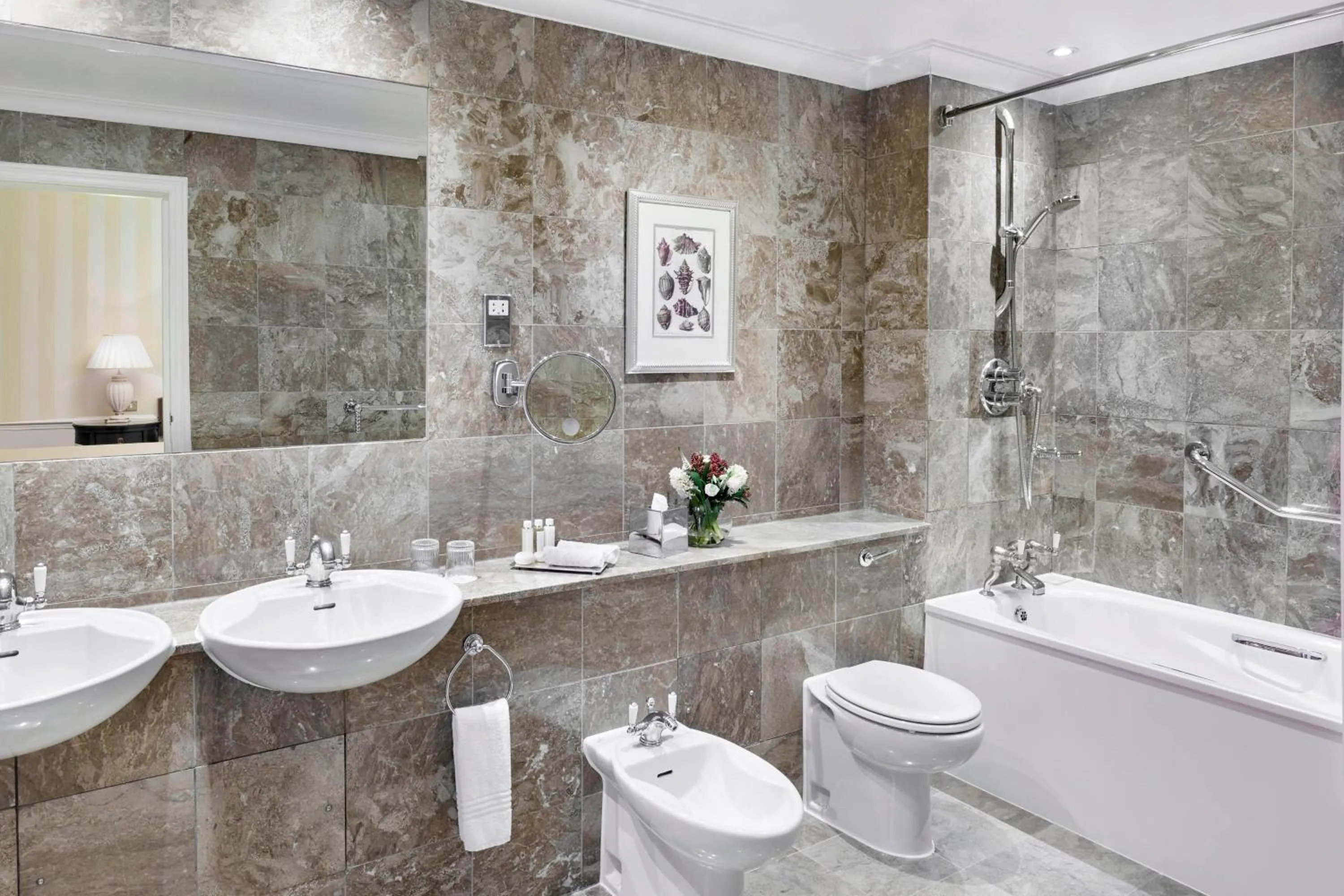 Bathroom in Grand Residences by Marriott - Mayfair-London