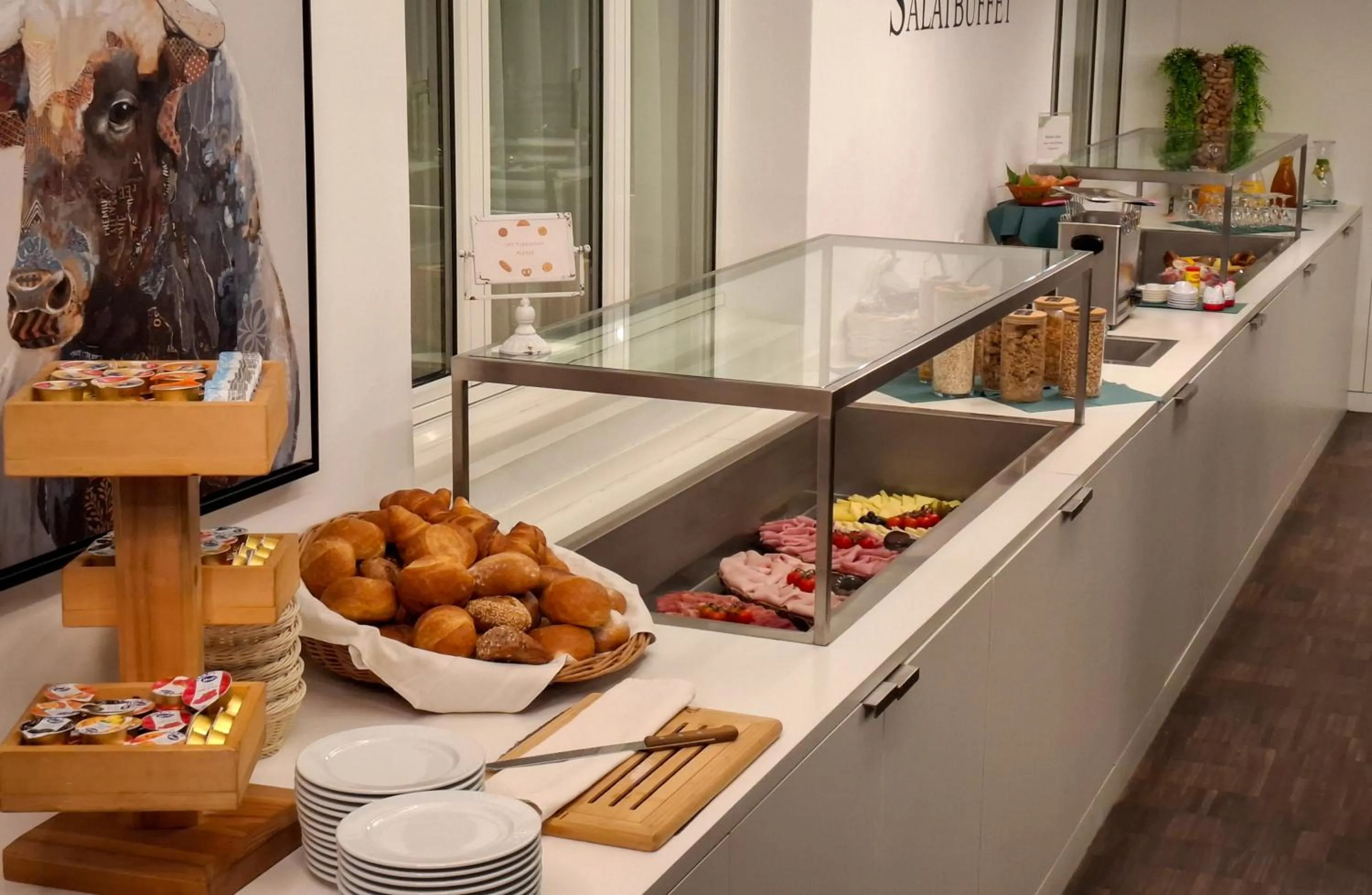 Breakfast in Hotel Alpina