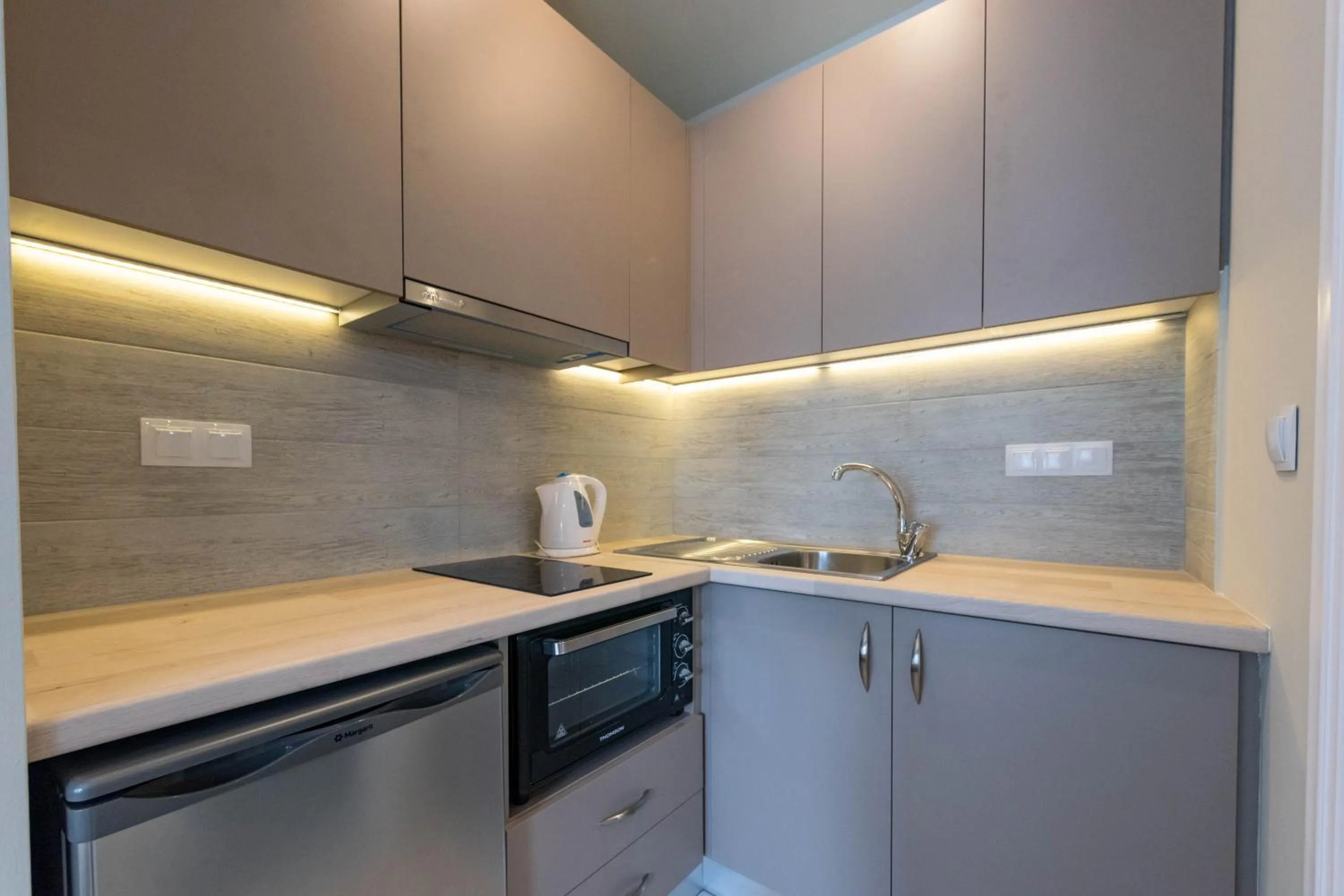 Theoxenia Hotel Apartments