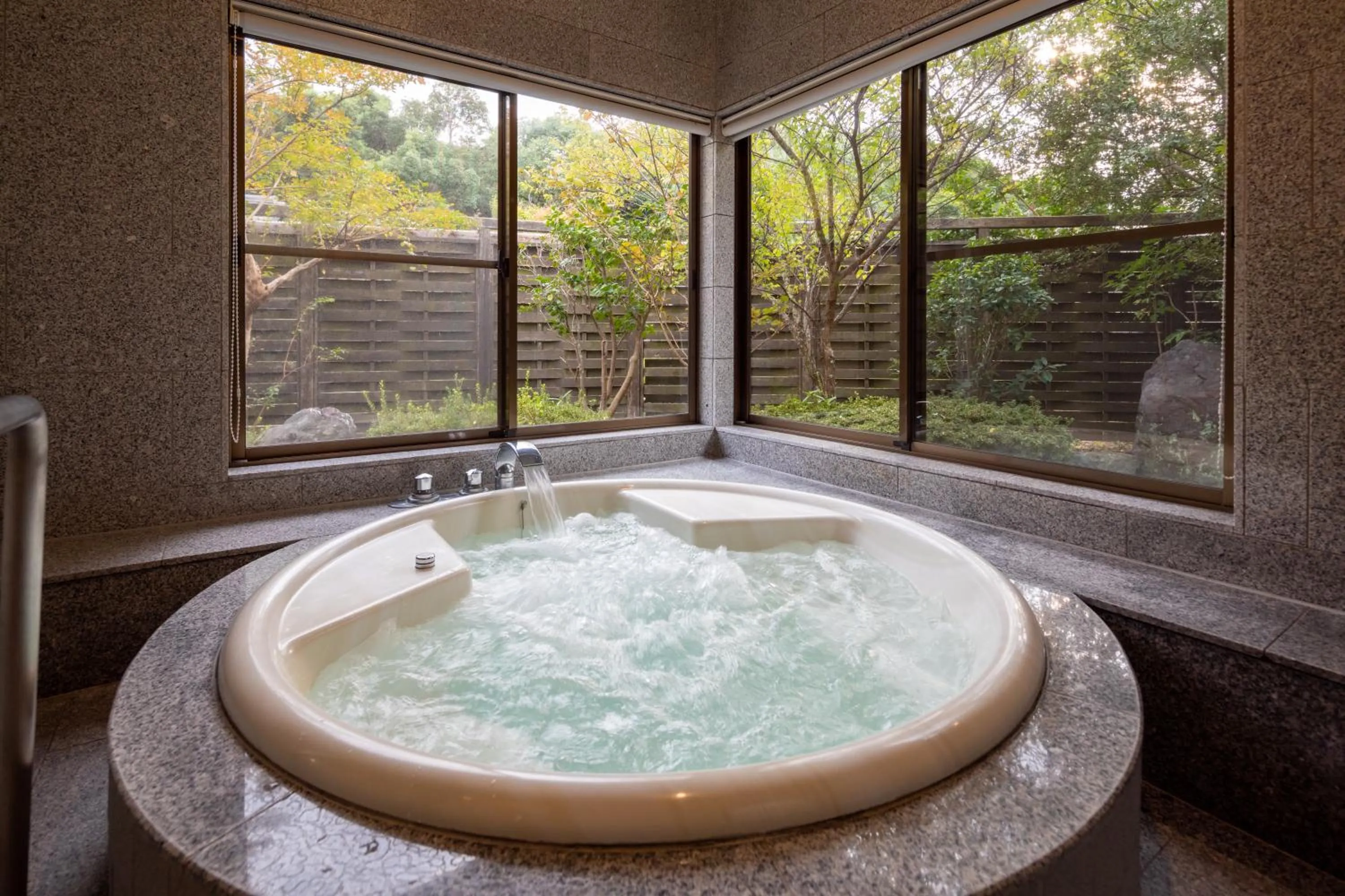 Bath in Mori no Nanakusa