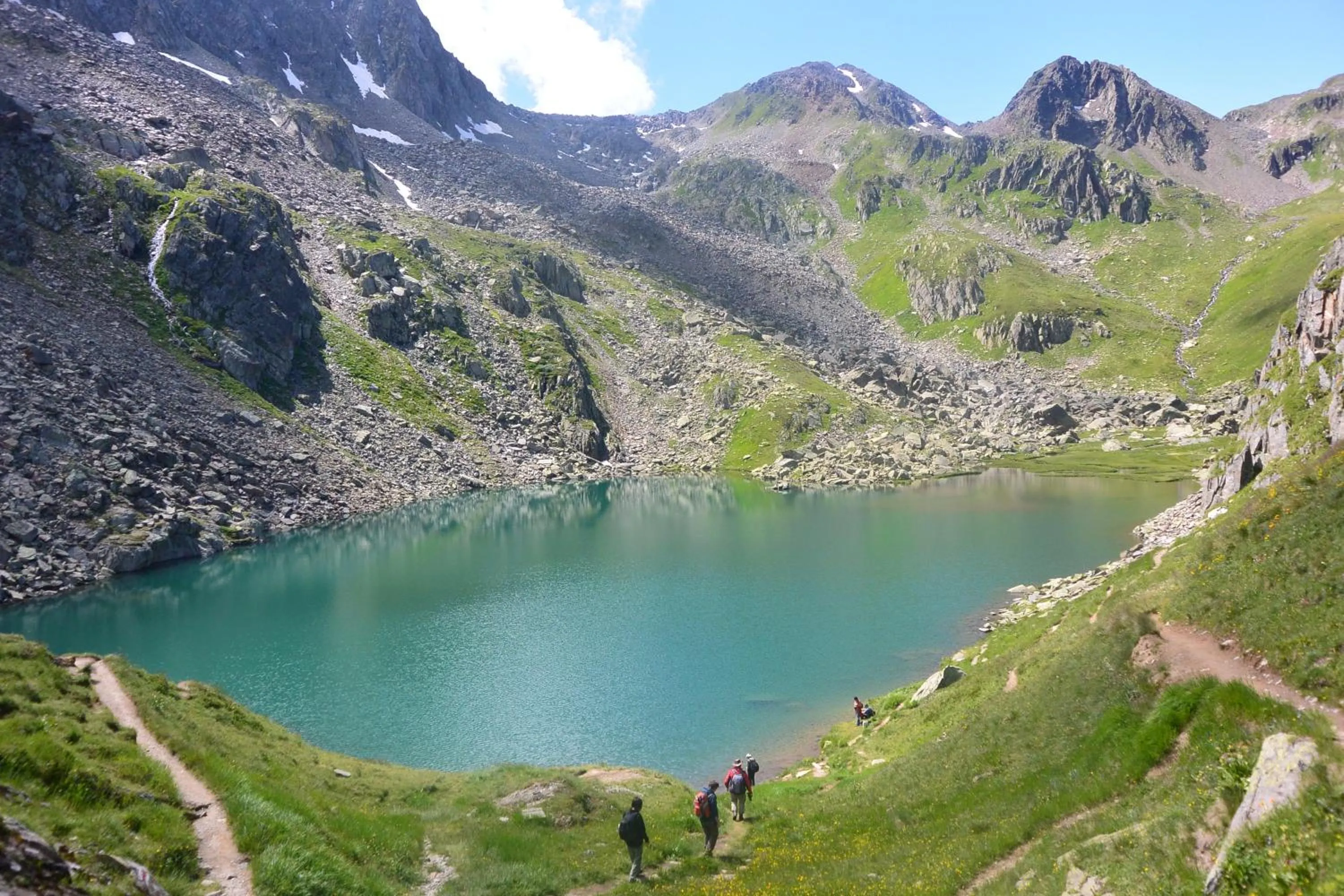 Hiking in Hotel La Cruna