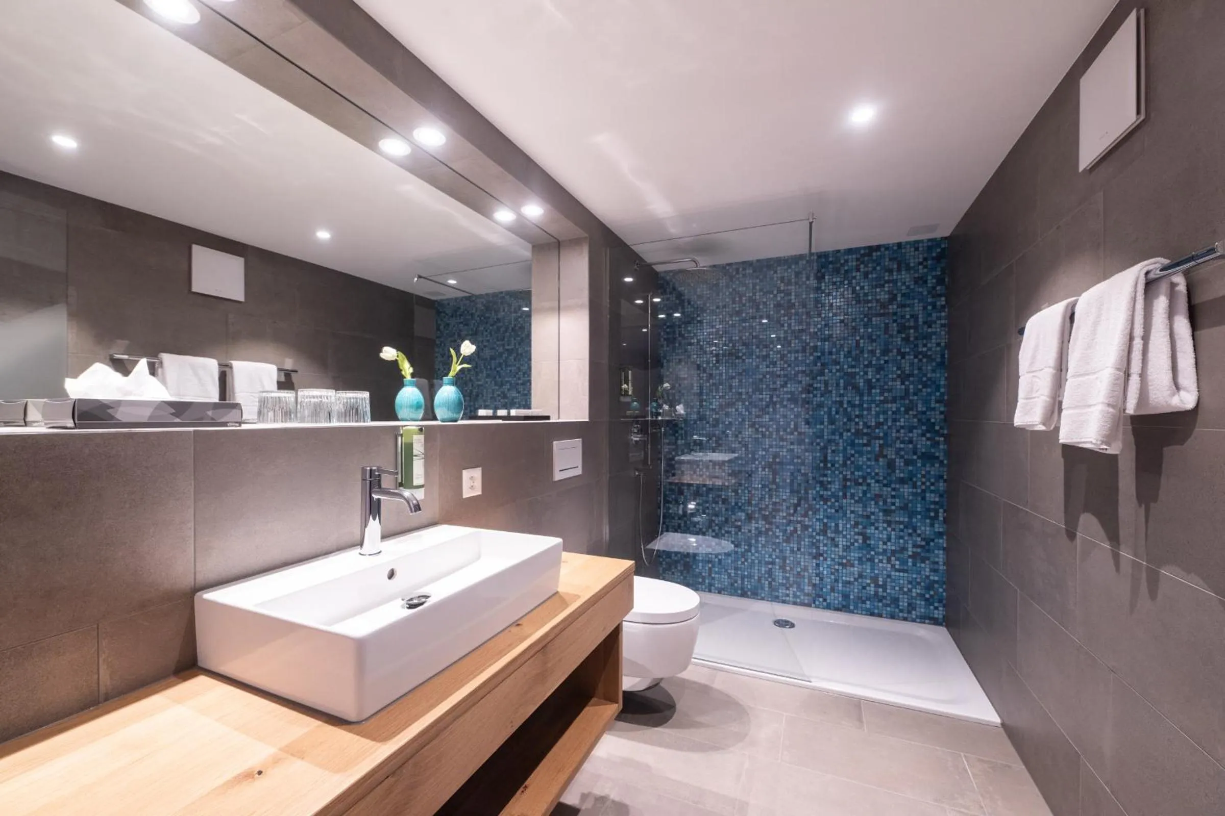 Bathroom in Hotel La Cruna