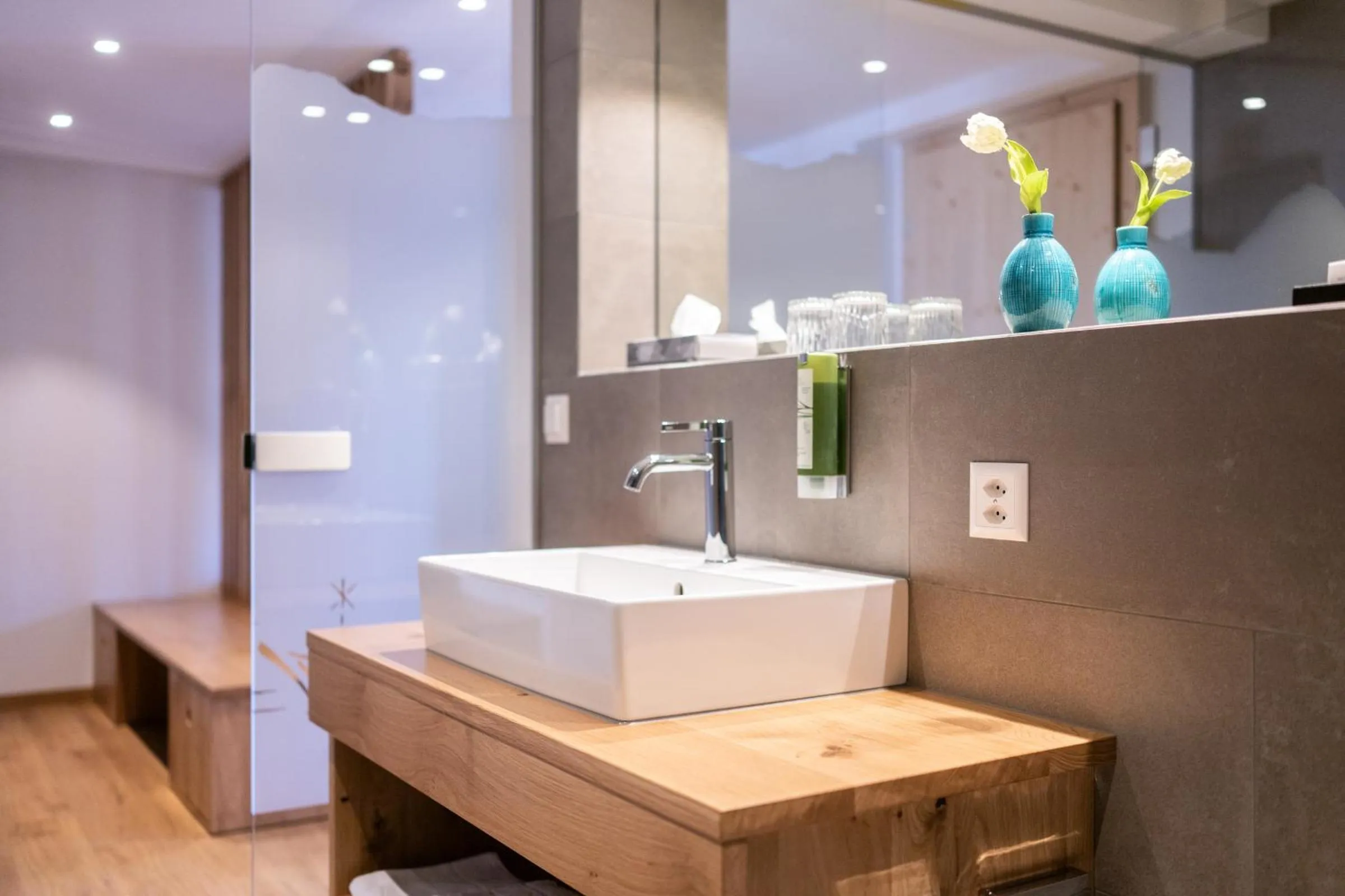 Bathroom in Hotel La Cruna