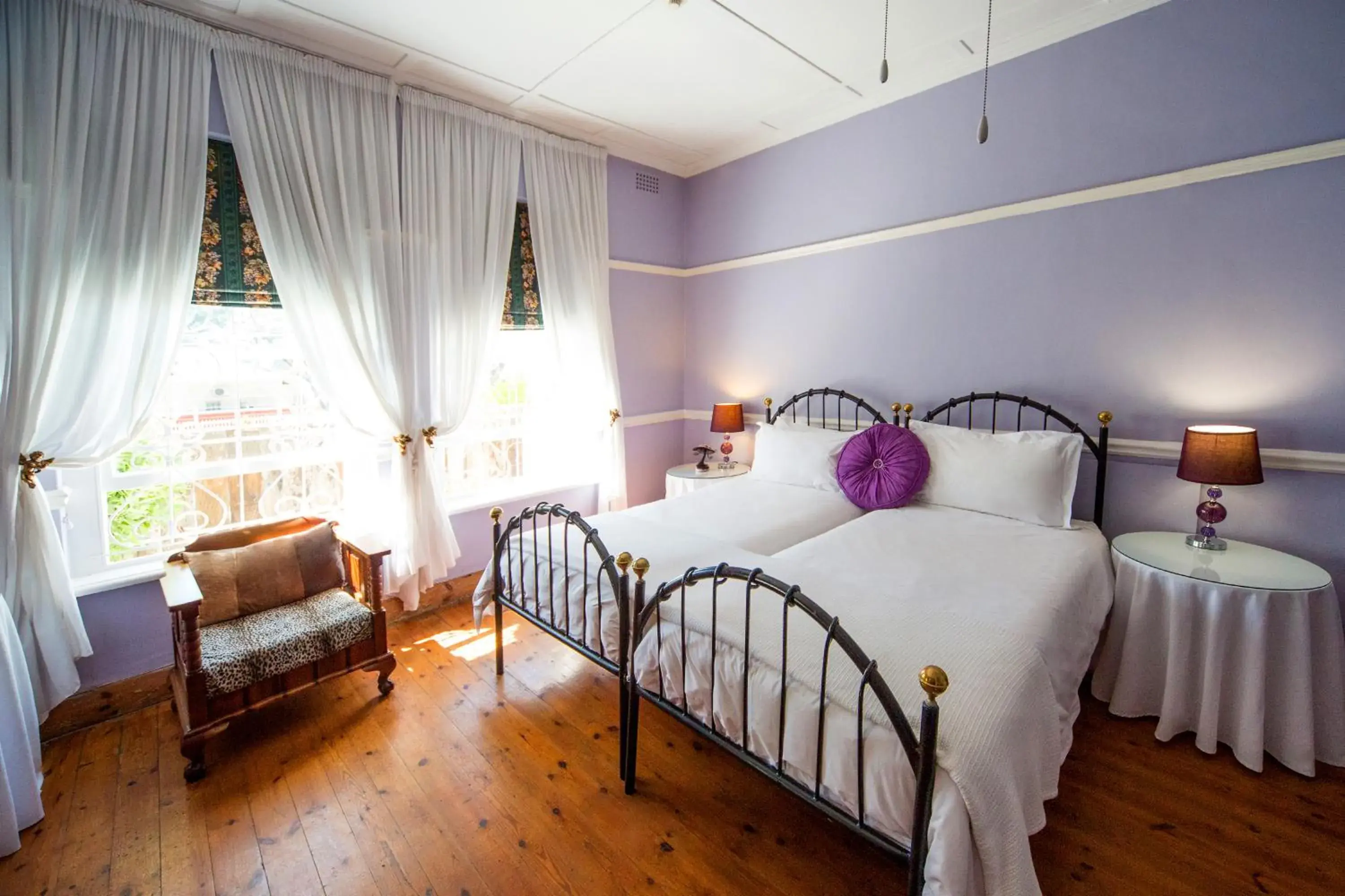 Twin Room in Mountain Manor Guest House & Executive Suites Twin Room in Mountain Manor Guest House & Executive Suites