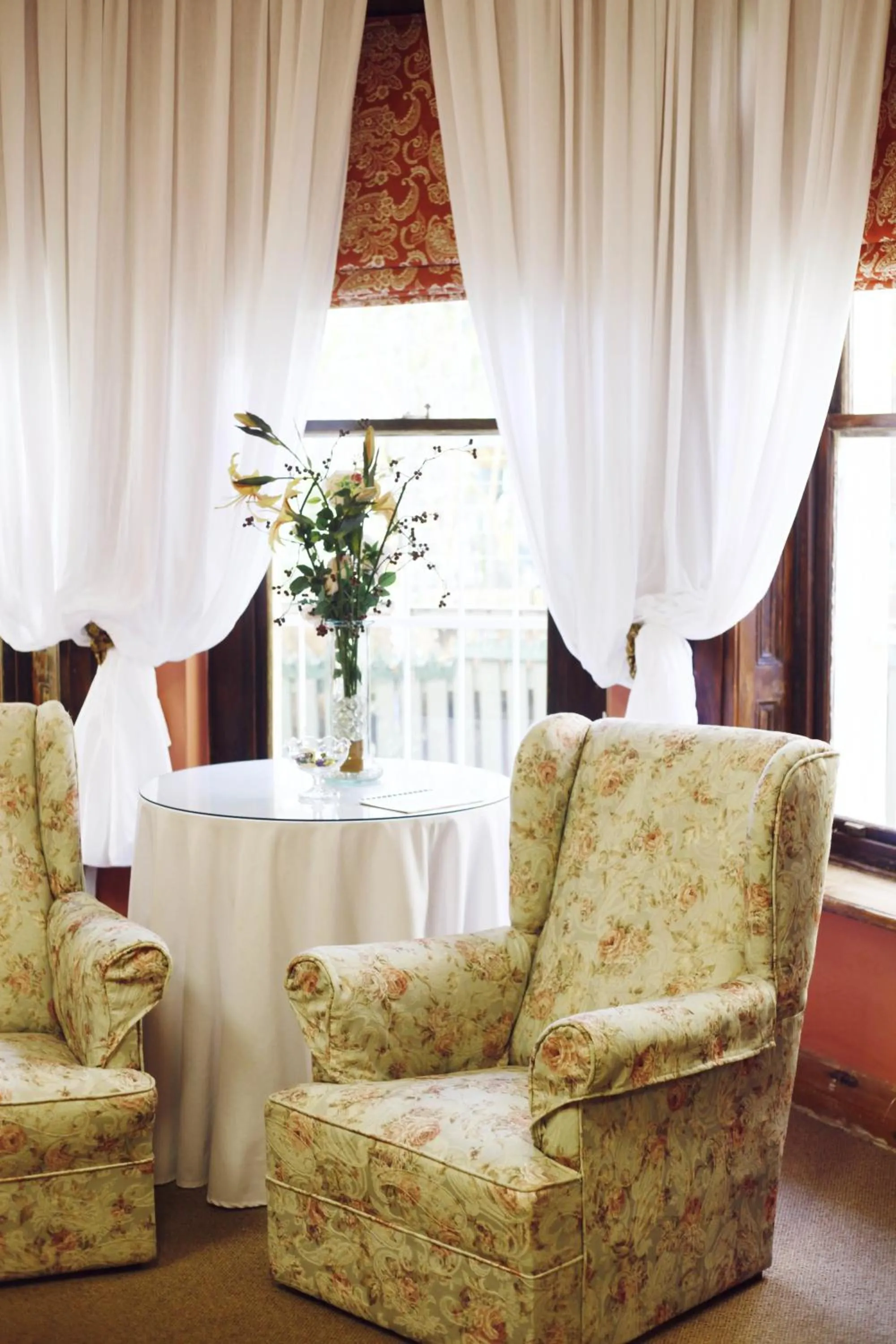 Coffee/tea facilities in Mountain Manor Guest House & Executive Suites