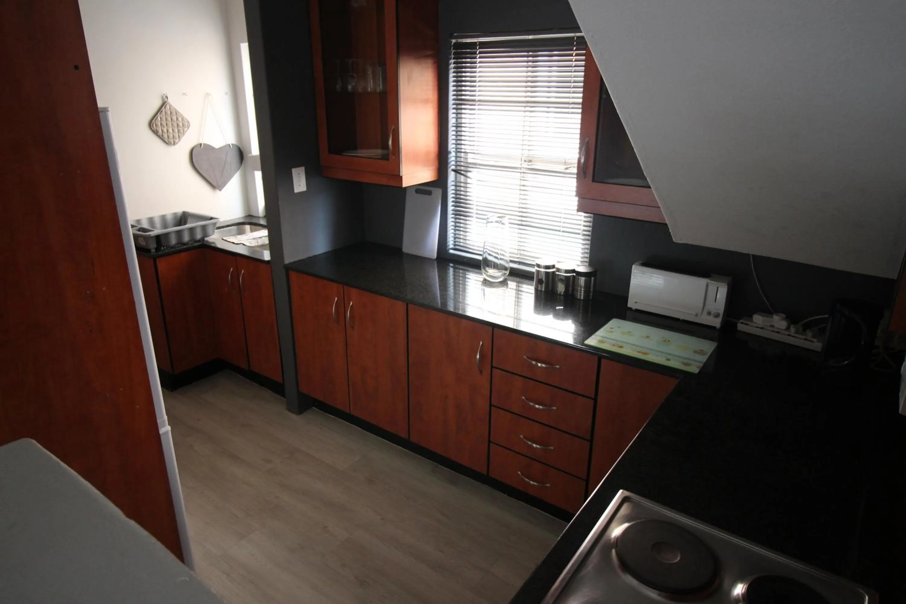 Kitchen or kitchenette in Mountain Manor Guest House & Executive Suites