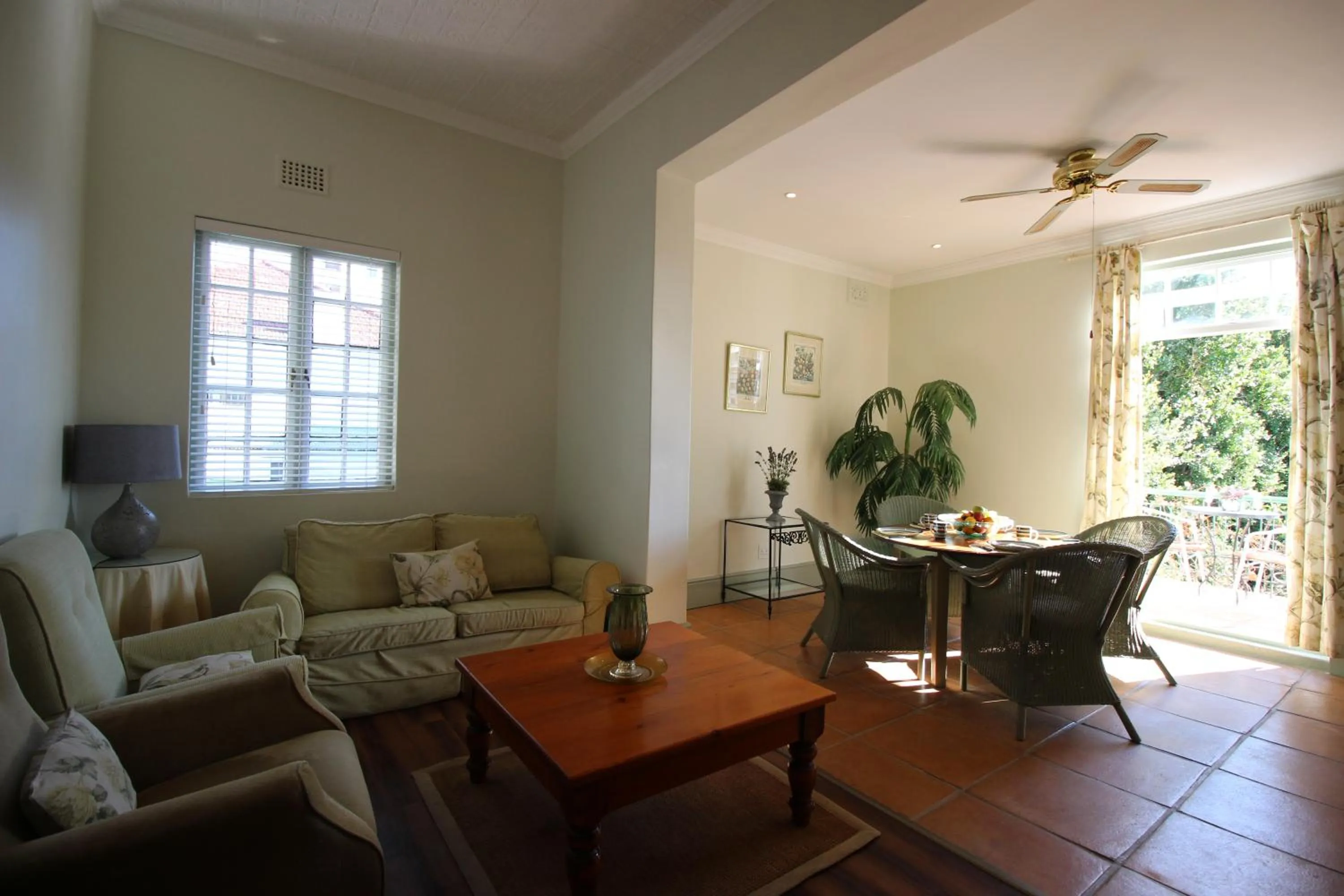 Living room in Mountain Manor Guest House & Executive Suites