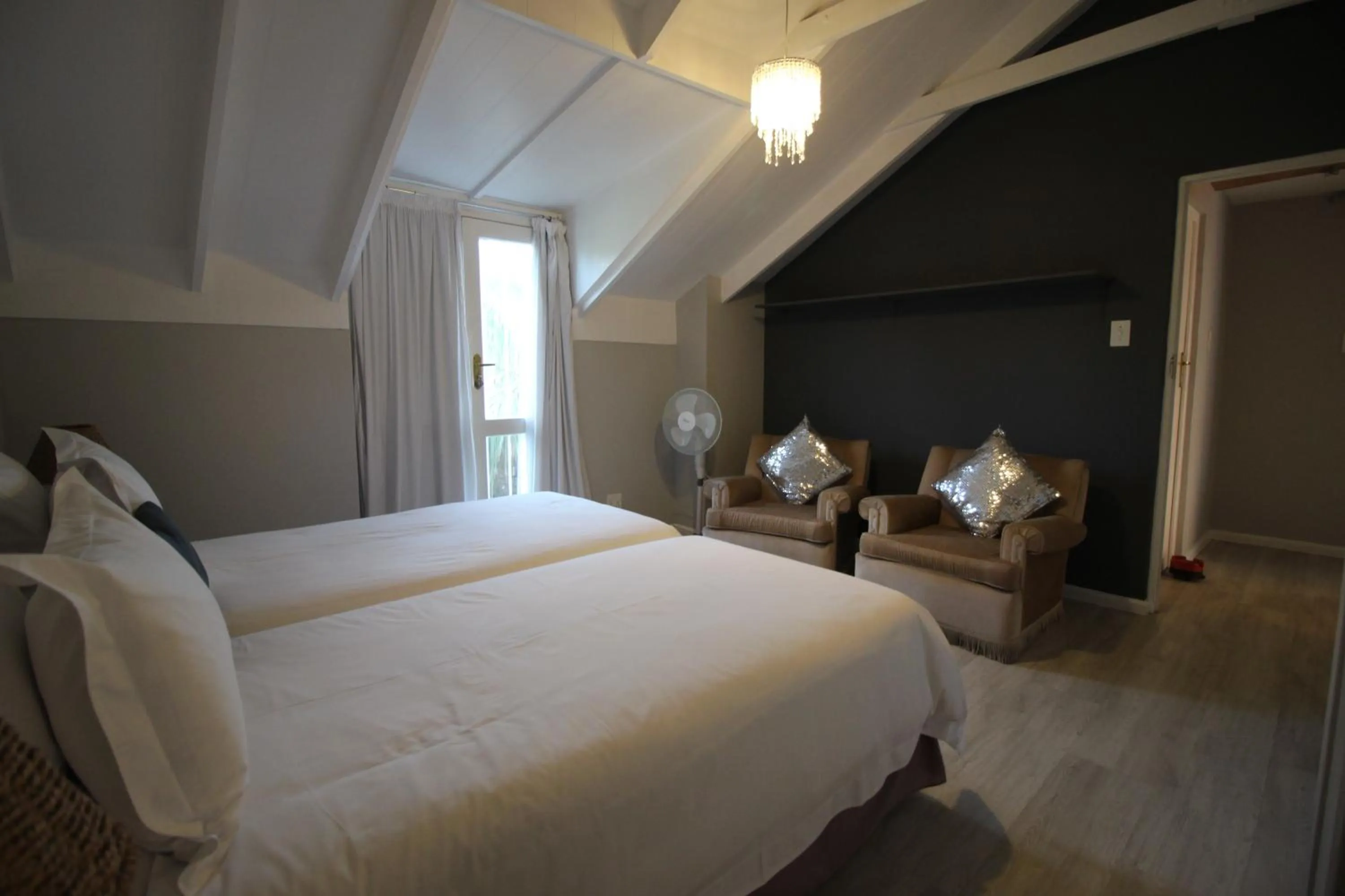 Bedroom, Bed in Mountain Manor Guest House & Executive Suites