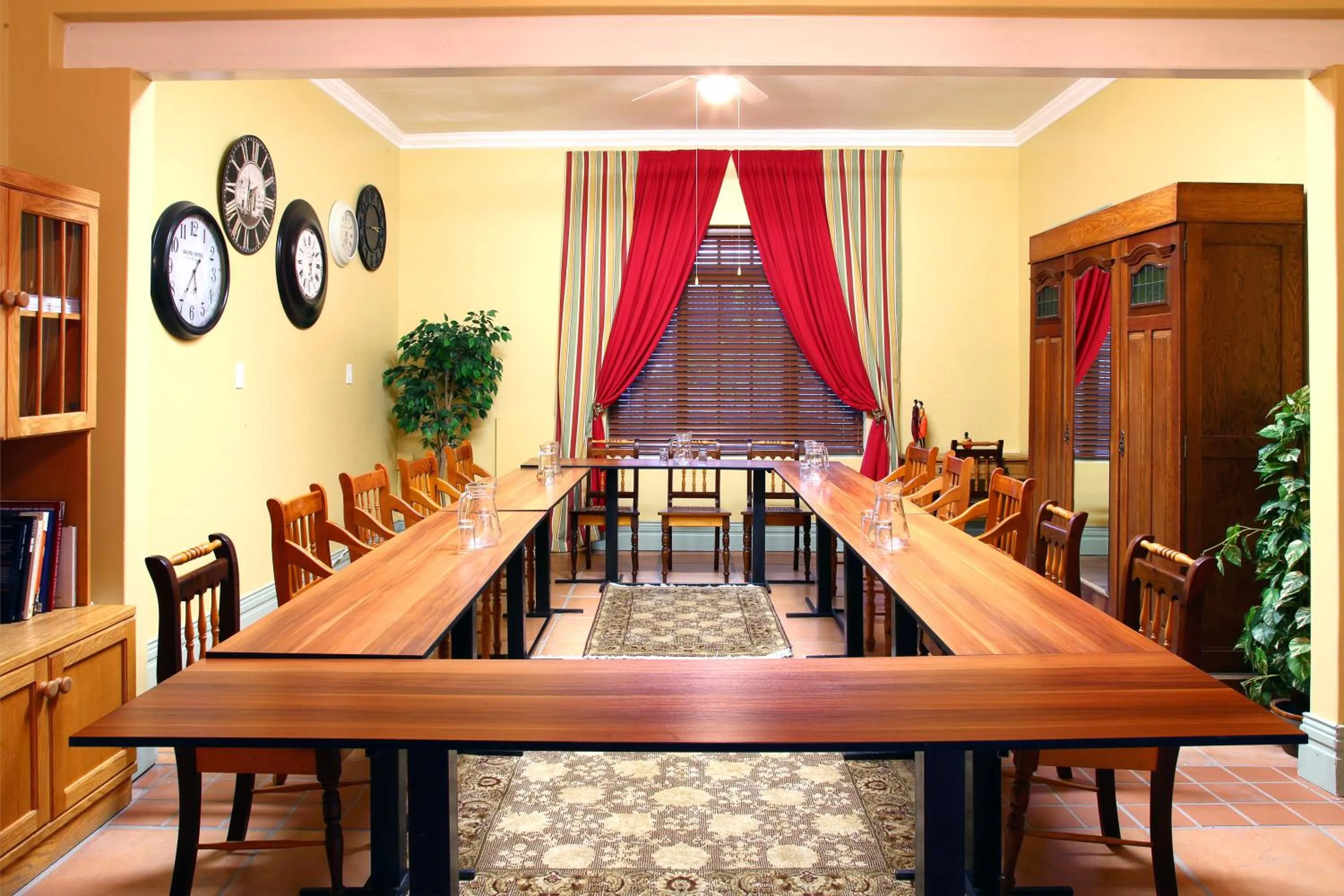 Banquet/Function facilities in Mountain Manor Guest House & Executive Suites