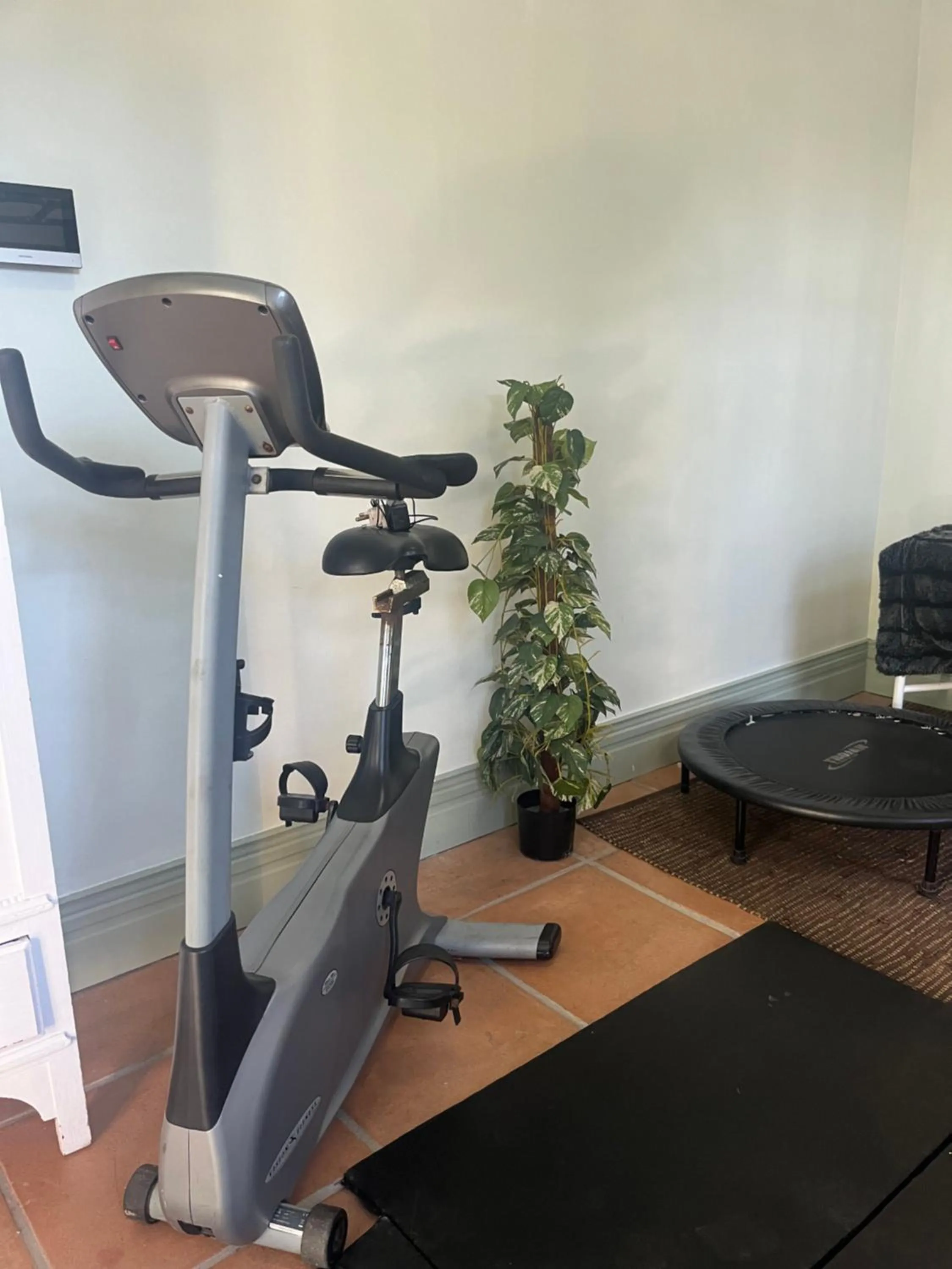 Fitness centre/facilities in Mountain Manor Guest House & Executive Suites