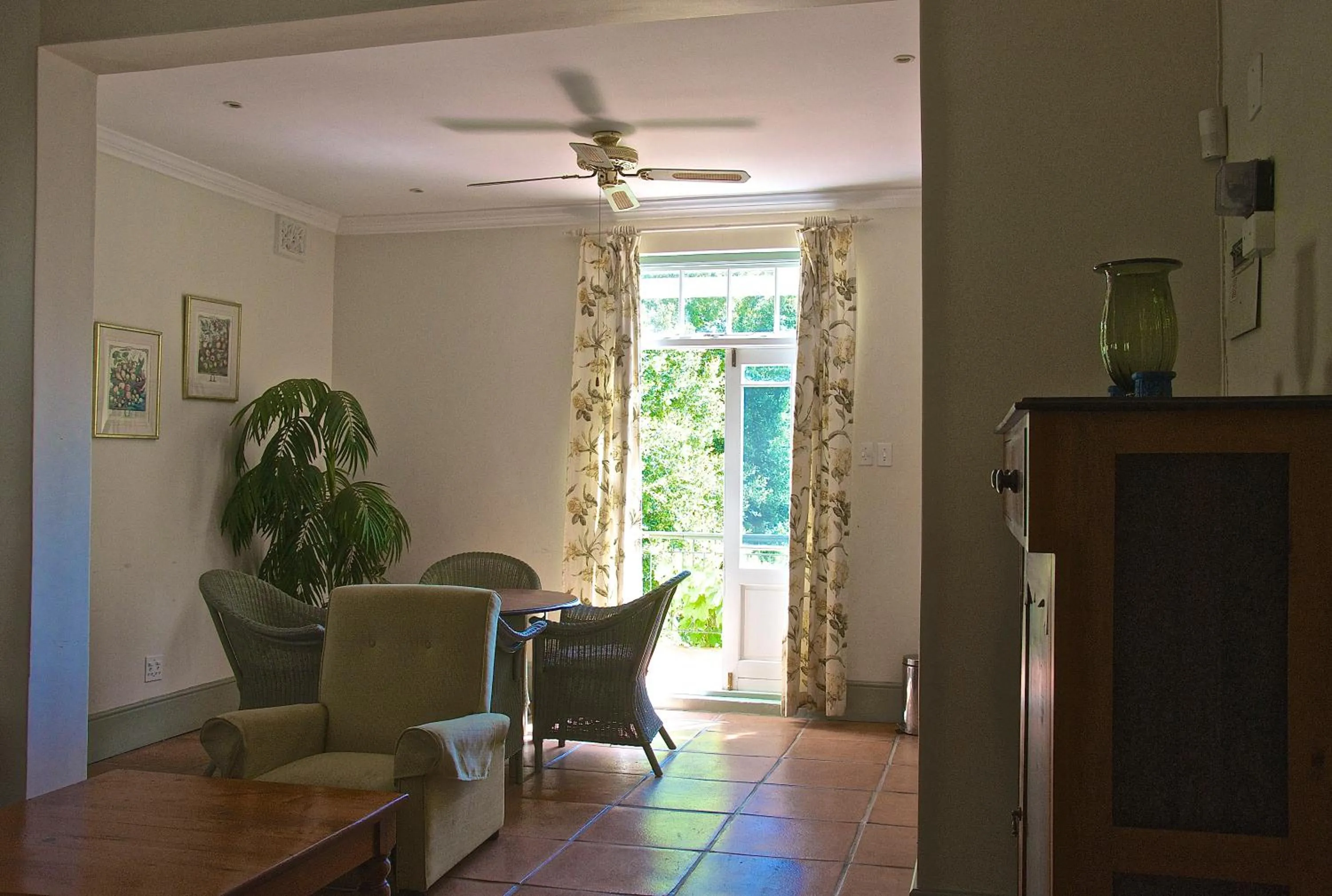 Living room in Mountain Manor Guest House & Executive Suites