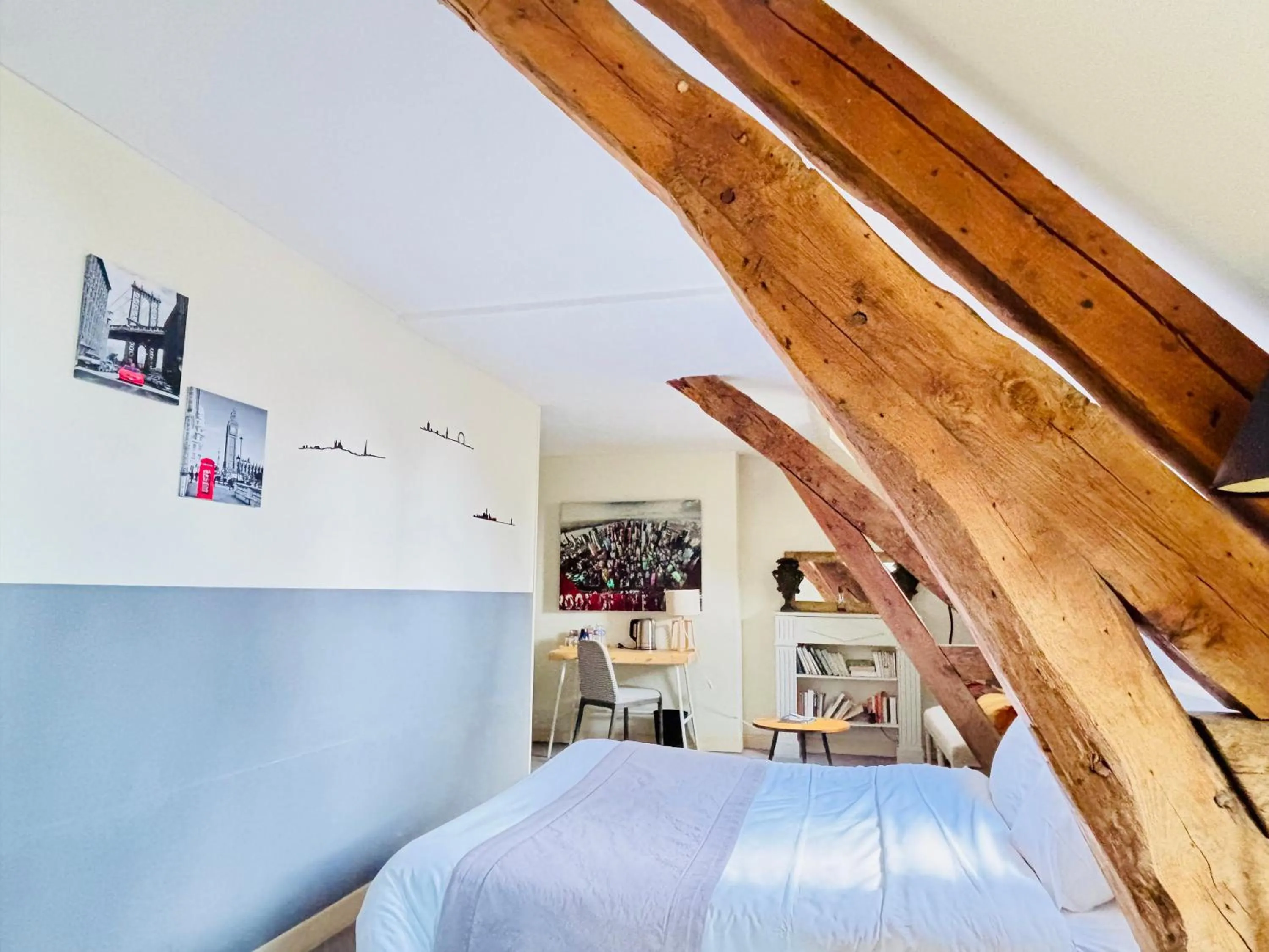 Bedroom, Bed in Château Corneille