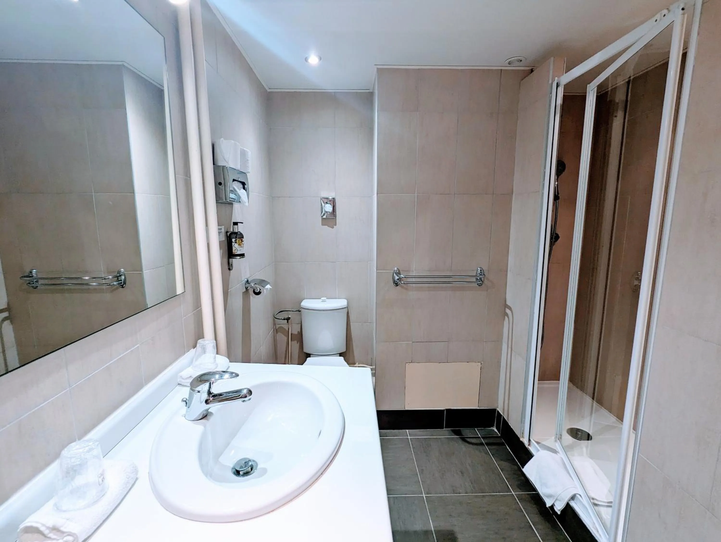 Toilet in Château Corneille