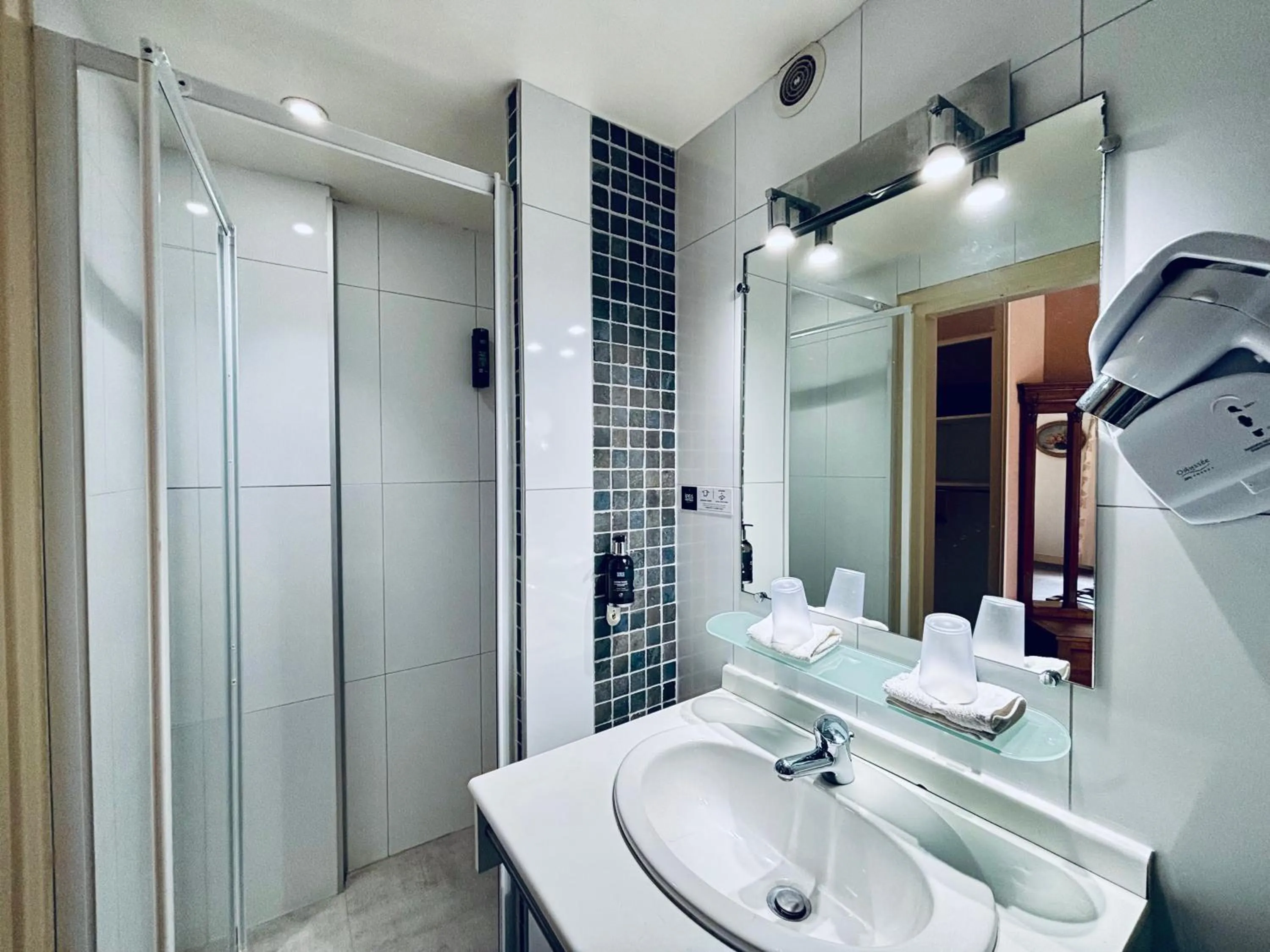 Bathroom in Château Corneille