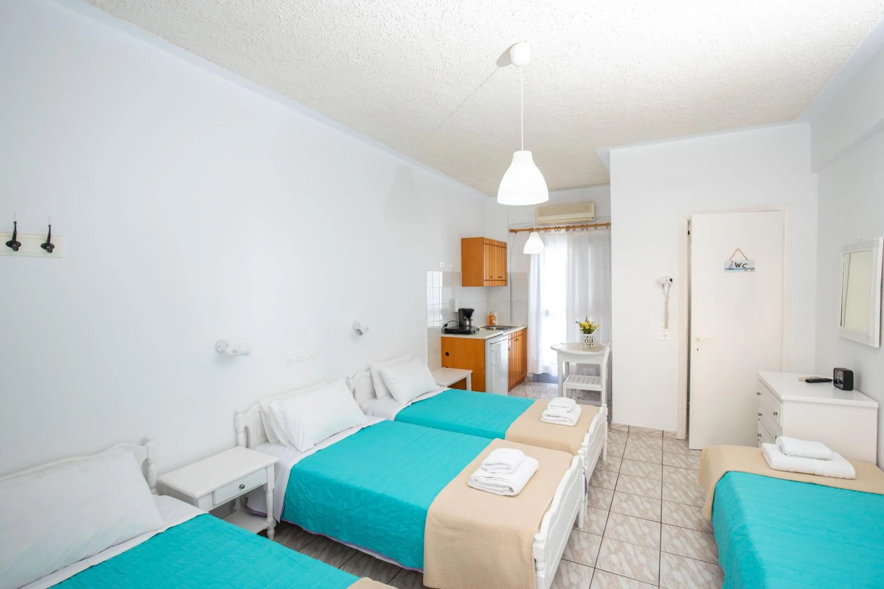 Bedroom, Bed in Zacharakis Studios