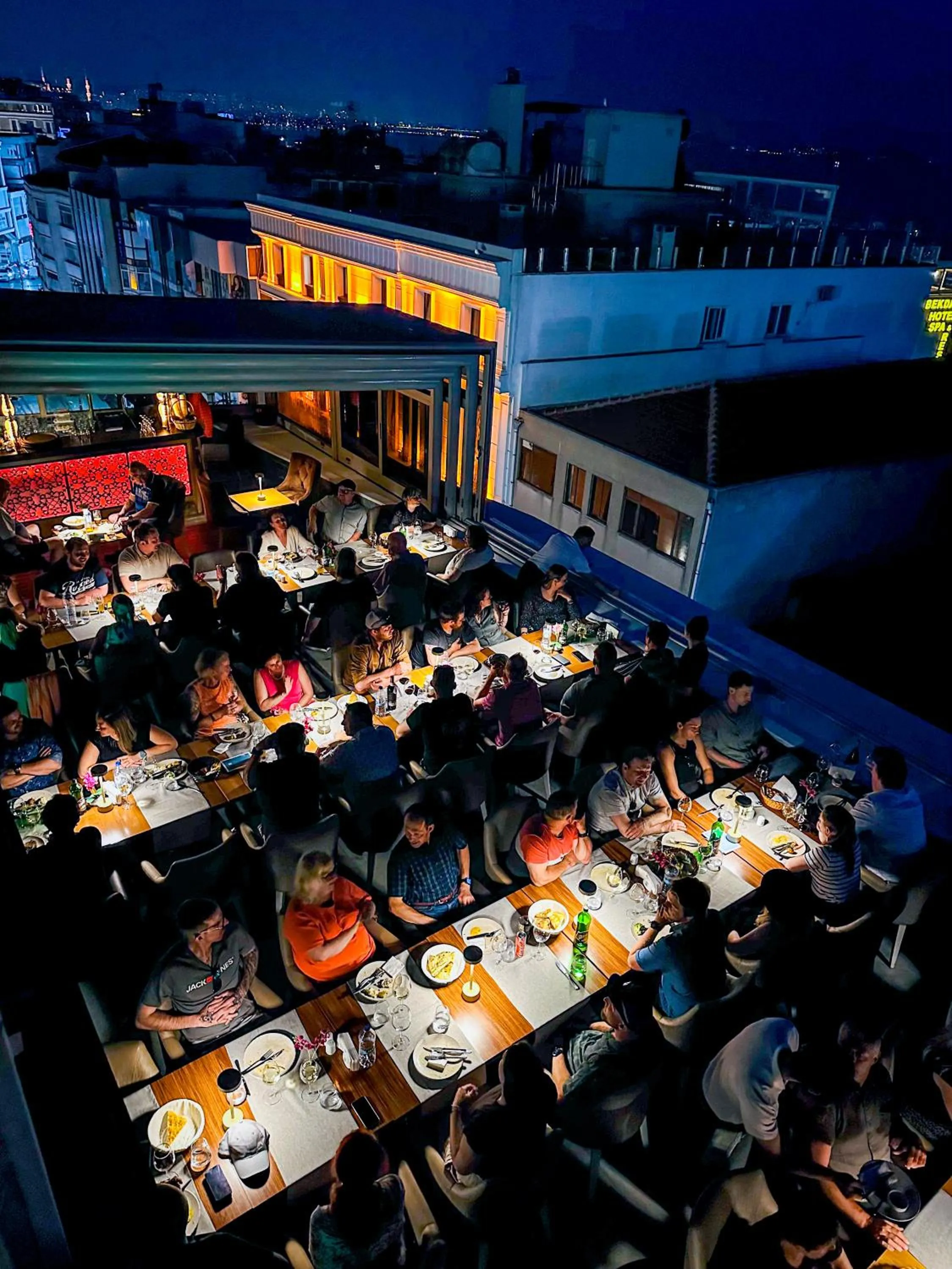 Restaurant/places to eat in Darkhill Hotel