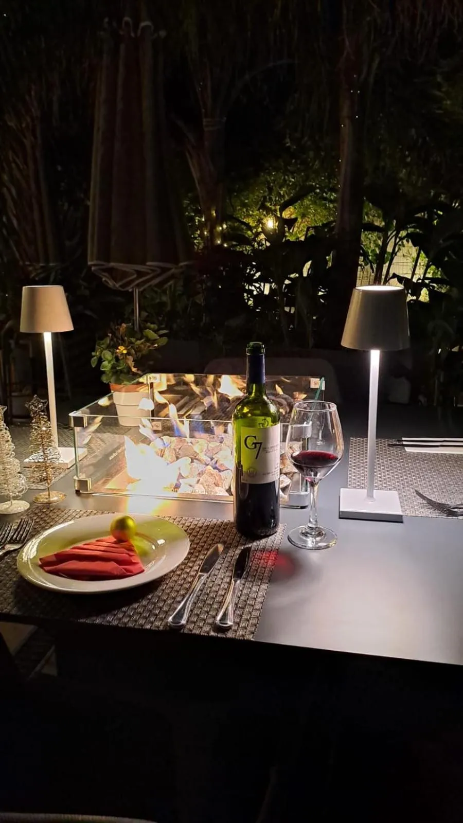 Restaurant/places to eat in The Village Boutique and SPA