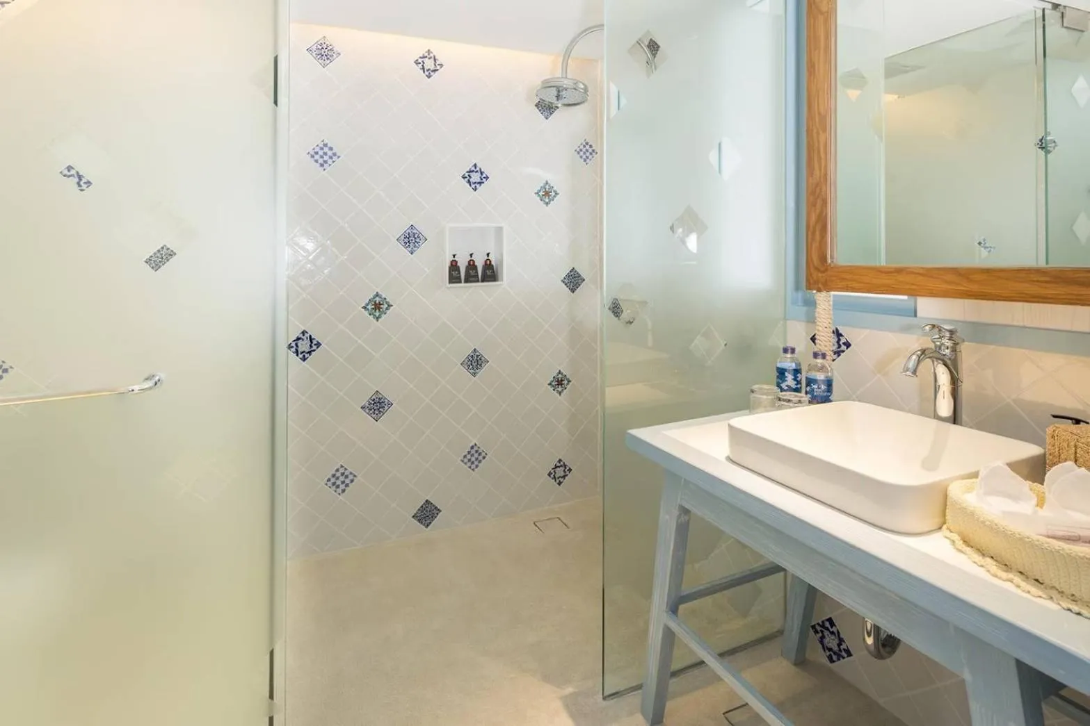 Shower in Kept Bangsaray Hotel Pattaya