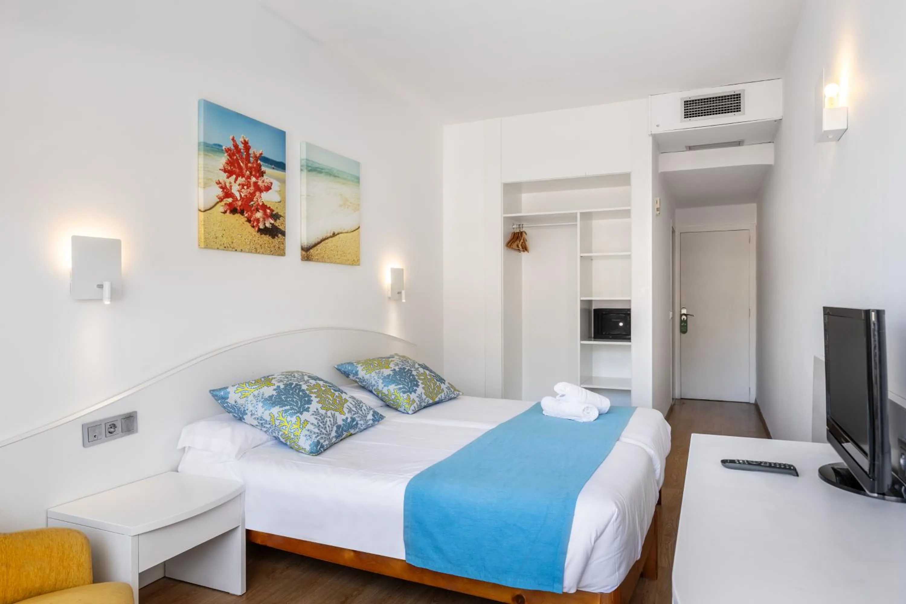 Bed in Hostal Neptuno