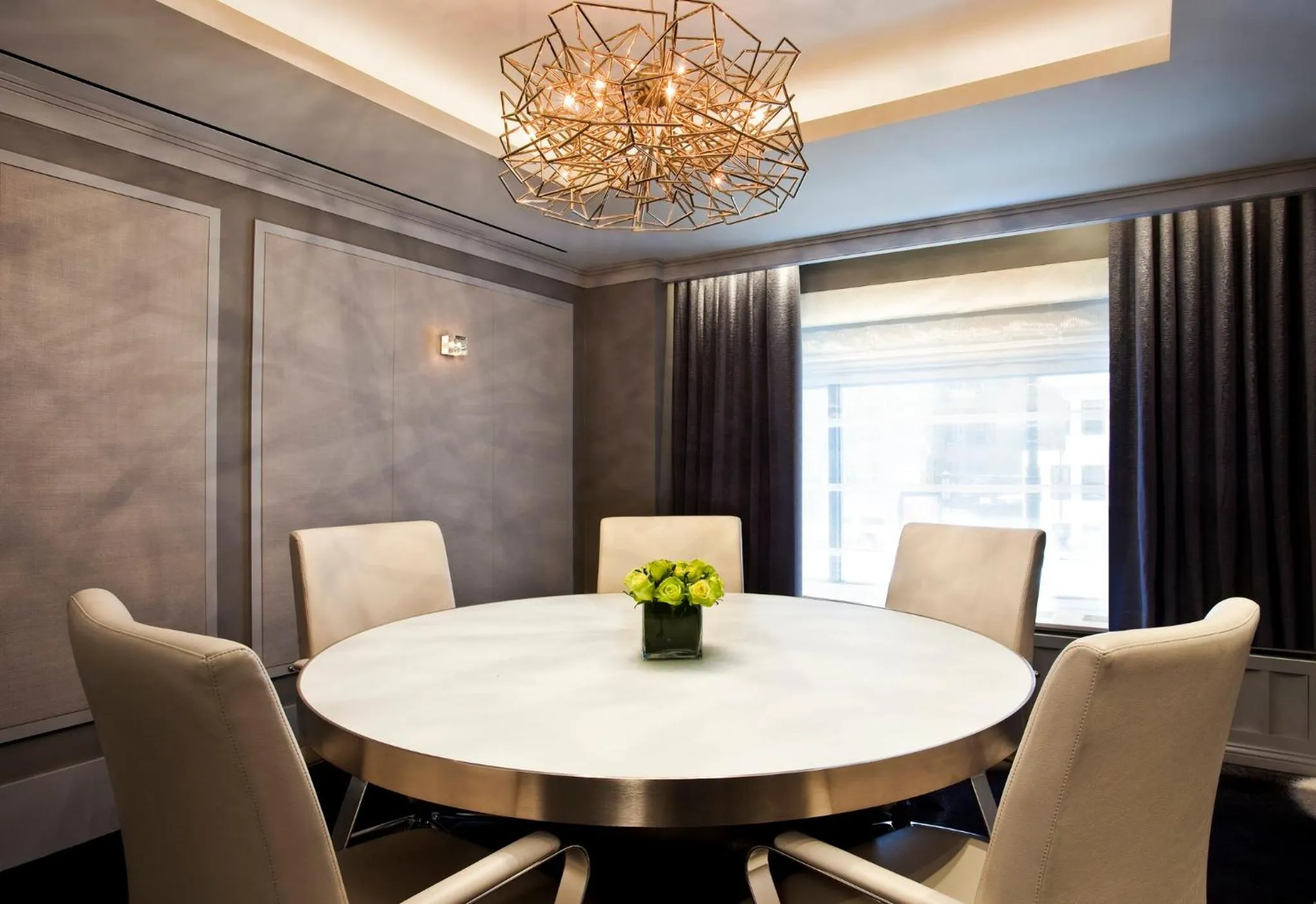 Meeting/conference room in Loews Regency New York Hotel