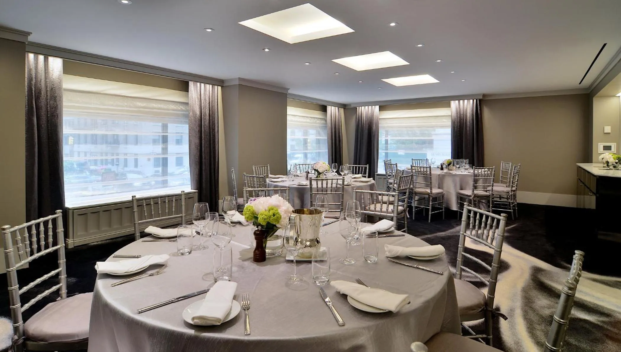Banquet/Function facilities in Loews Regency New York Hotel