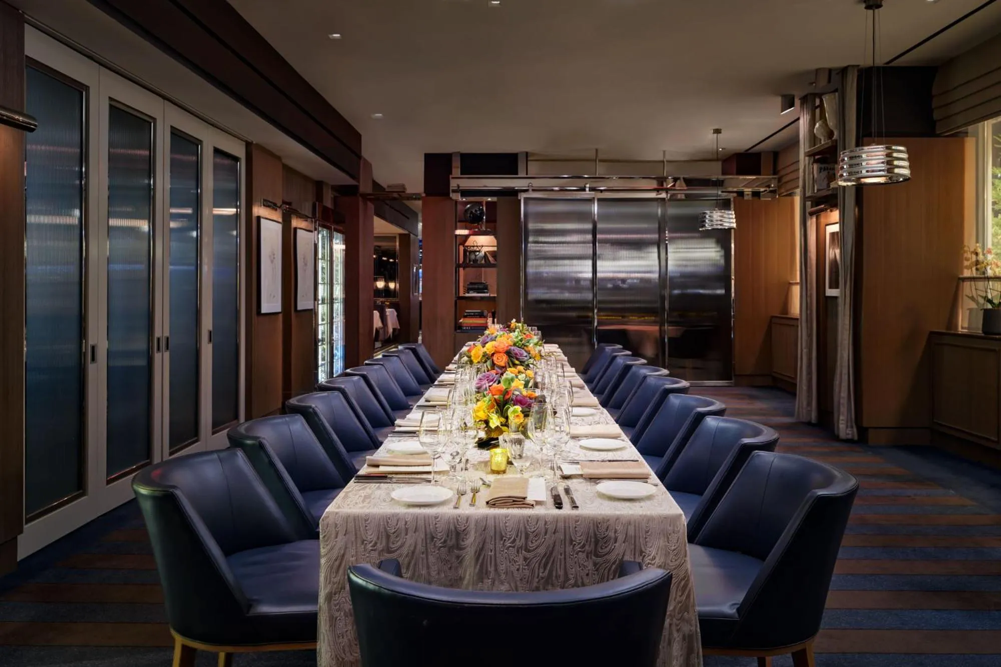 Restaurant/places to eat in Loews Regency New York Hotel