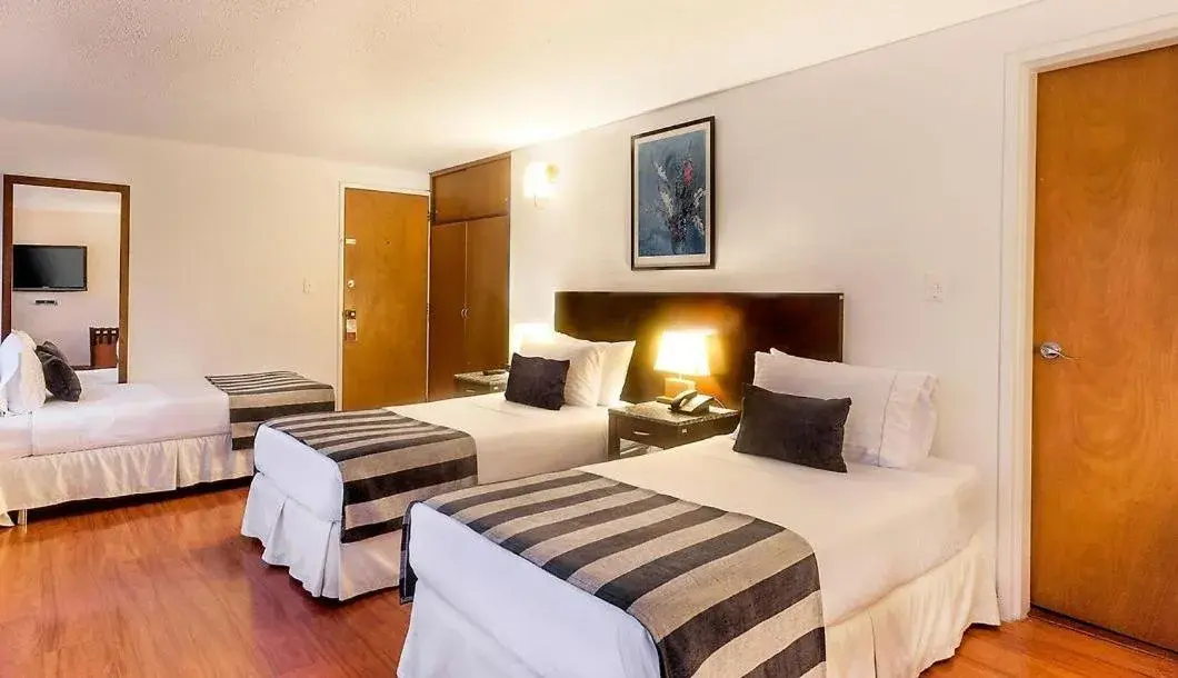 Standard Twin Room in Hotel Oceanía Bogotá Museo Standard Twin Room in Hotel Oceanía Bogotá Museo