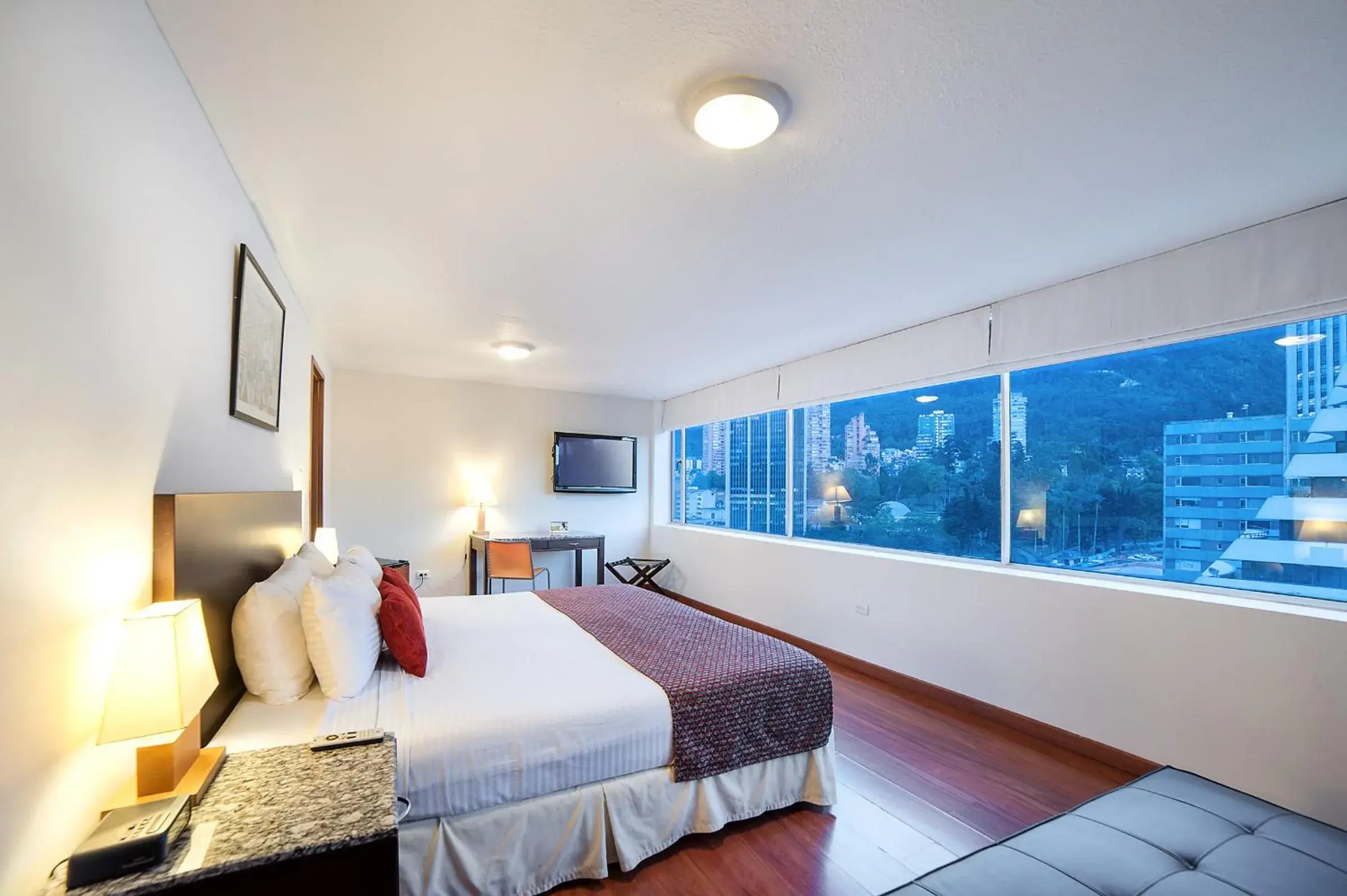 Superior Queen Room in Hotel Oceanía Bogotá Museo Superior Queen Room in Hotel Oceanía Bogotá Museo