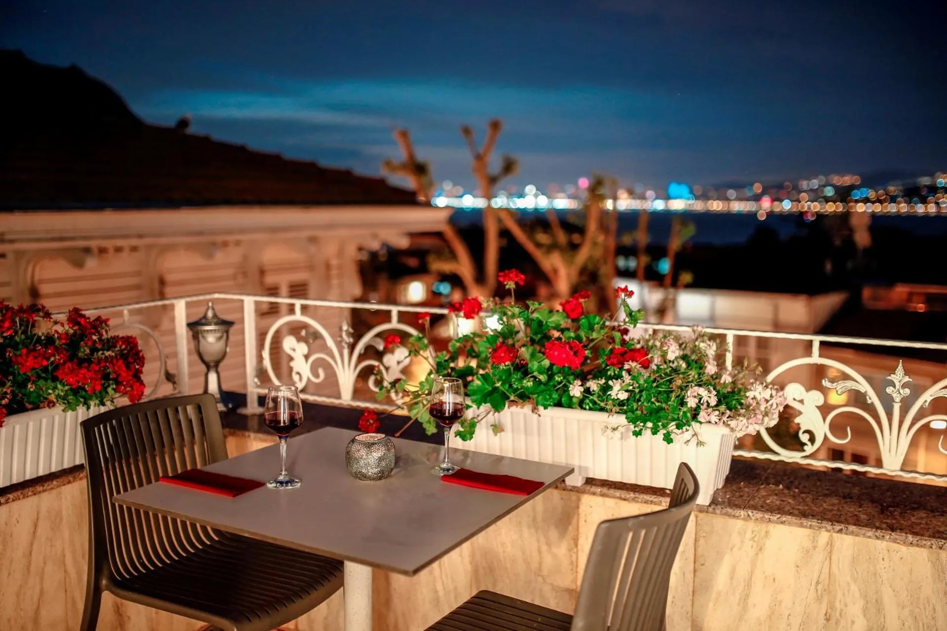 Balcony/Terrace in Ascot Hotel Büyükada